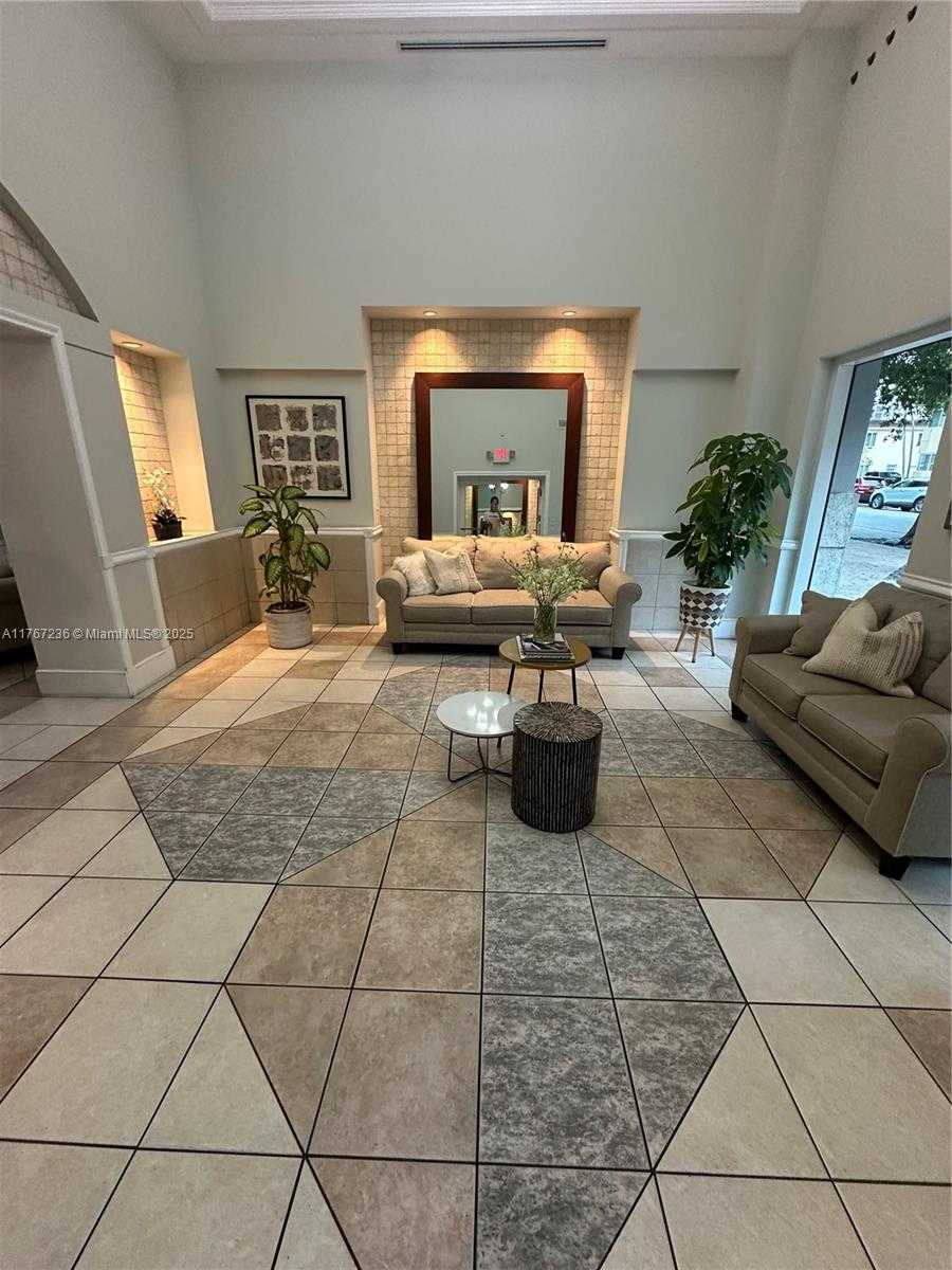 Small Image of 50 MENORES AVE #801, Coral Gables Number 10