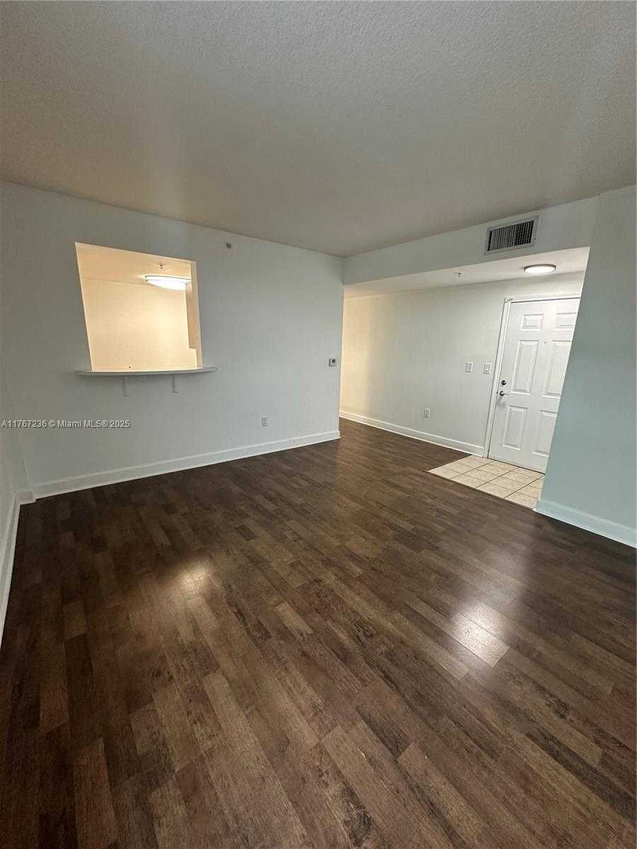 Small Image of 50 MENORES AVE #801, Coral Gables Number 2