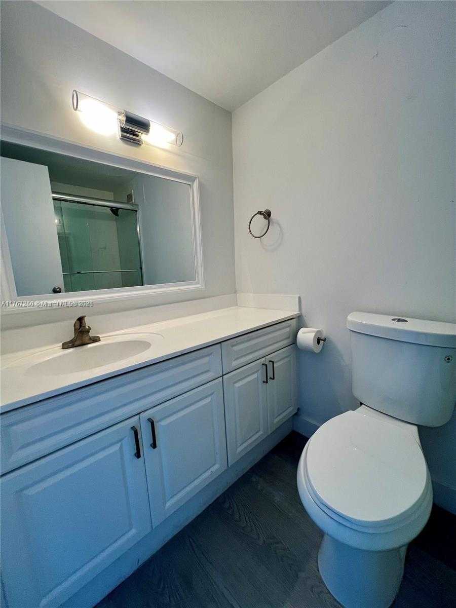 Small Image of 1000 WEST AVE #1431, Miami Beach Number 10