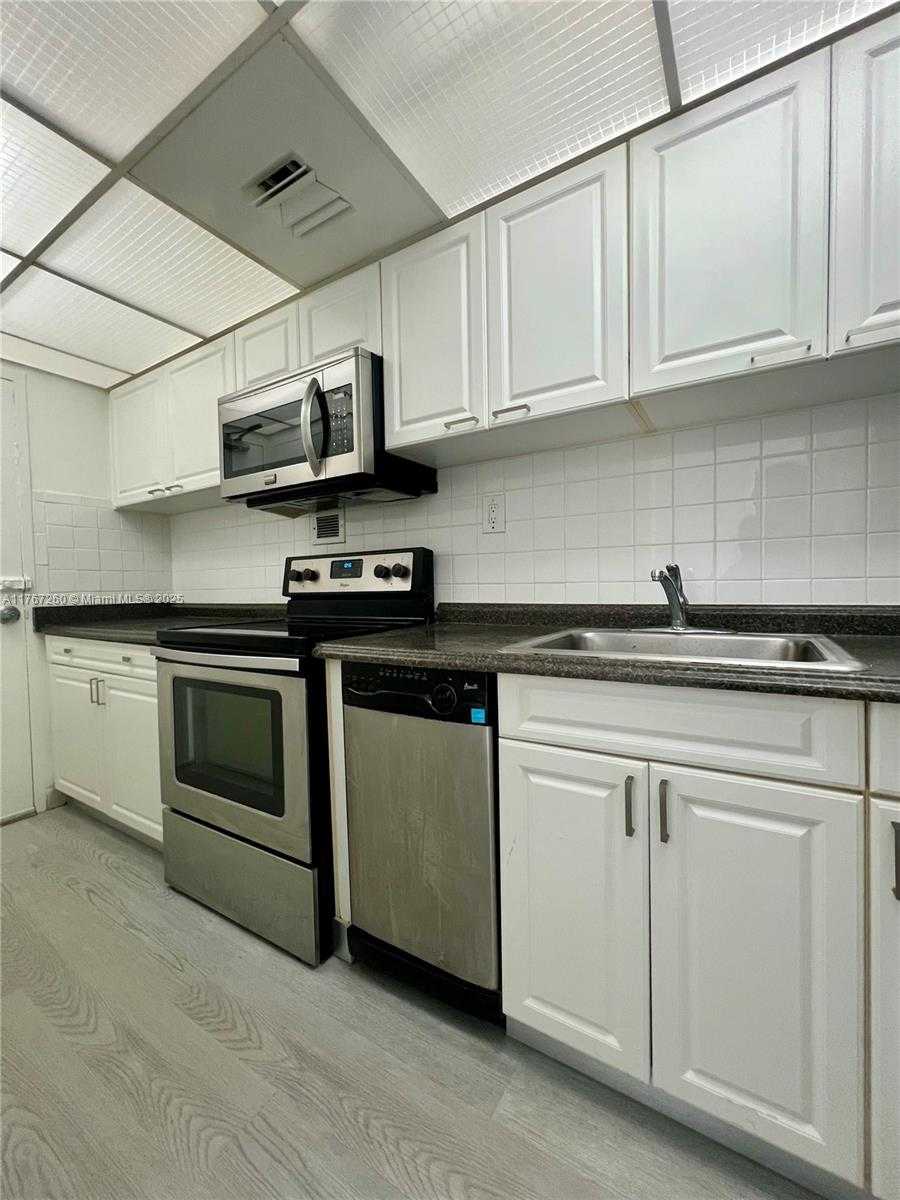 Small Image of 1000 WEST AVE #1431, Miami Beach Number 5