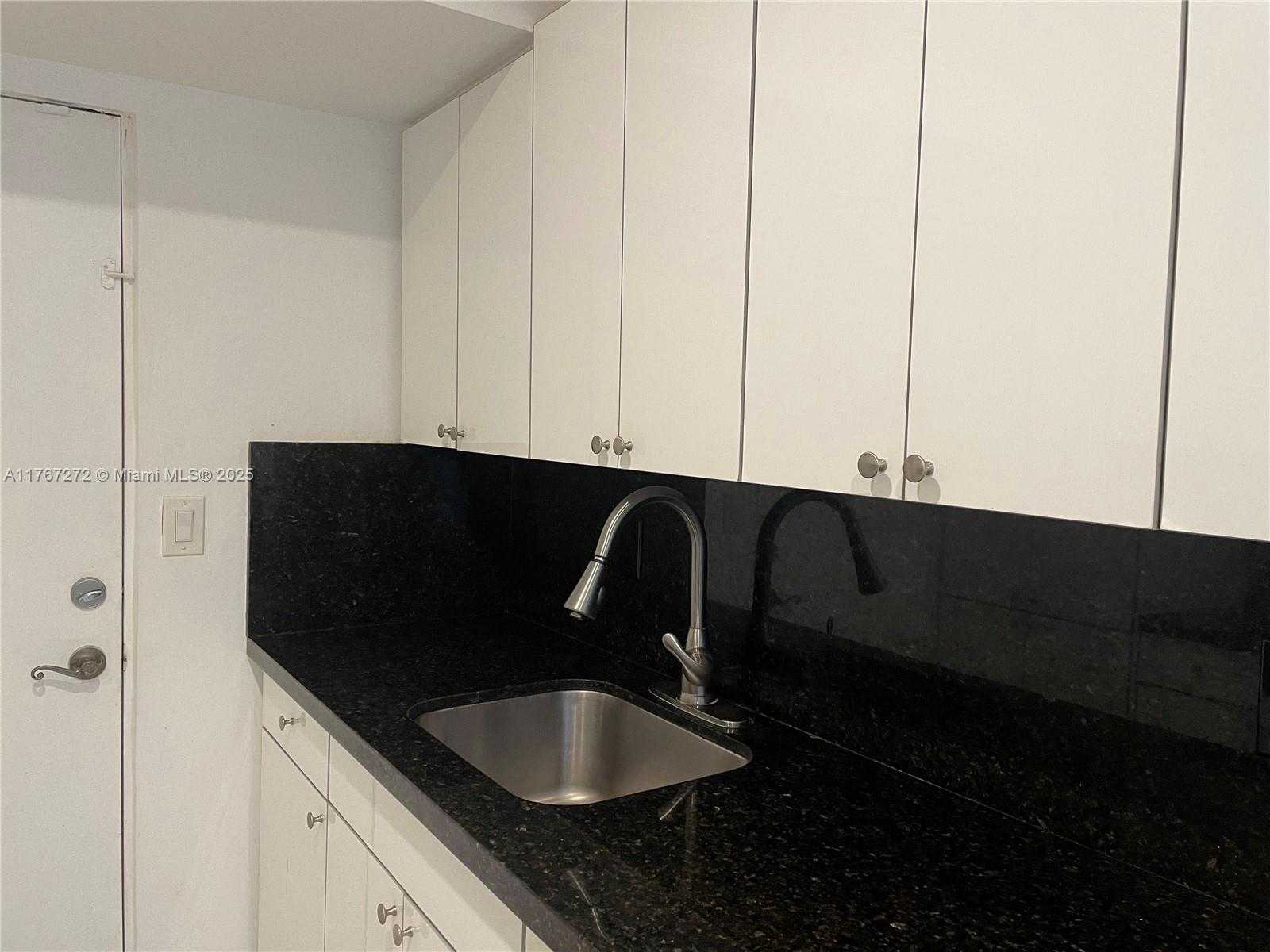 Small Image of 18101 NORTH WEST 68TH AVE #D202, Hialeah Number 4