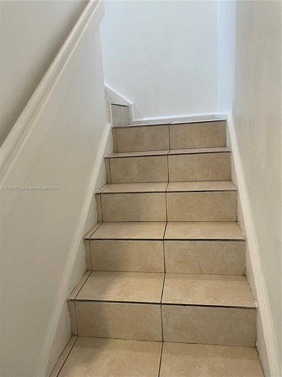 Small Image of 18101 NORTH WEST 68TH AVE #D202, Hialeah Number 6