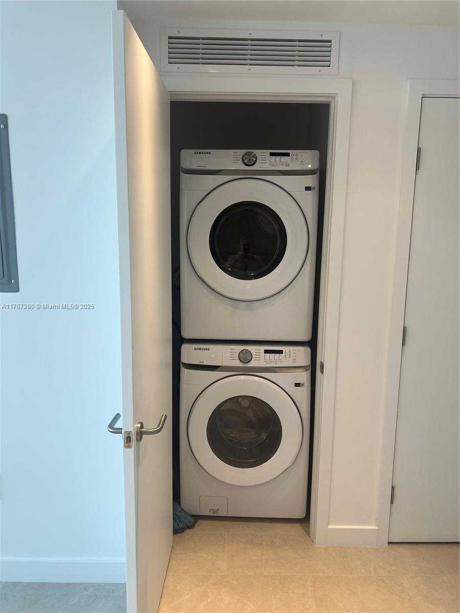 Small Image of 500 ALTON RD #1008, Miami Beach Number 14