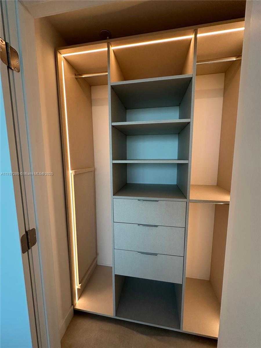 Small Image of 500 ALTON RD #1008, Miami Beach Number 18