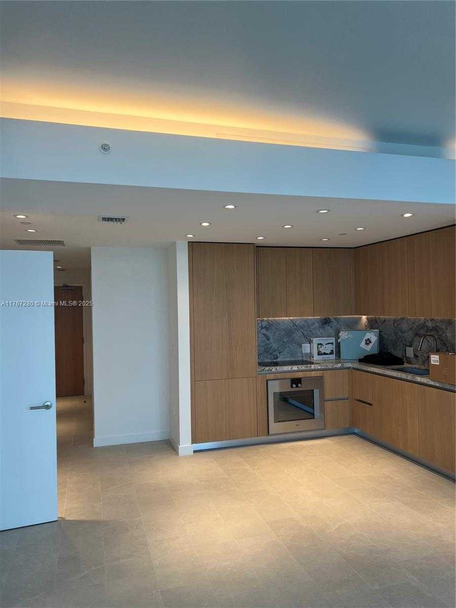 Small Image of 500 ALTON RD #1008, Miami Beach Number 2