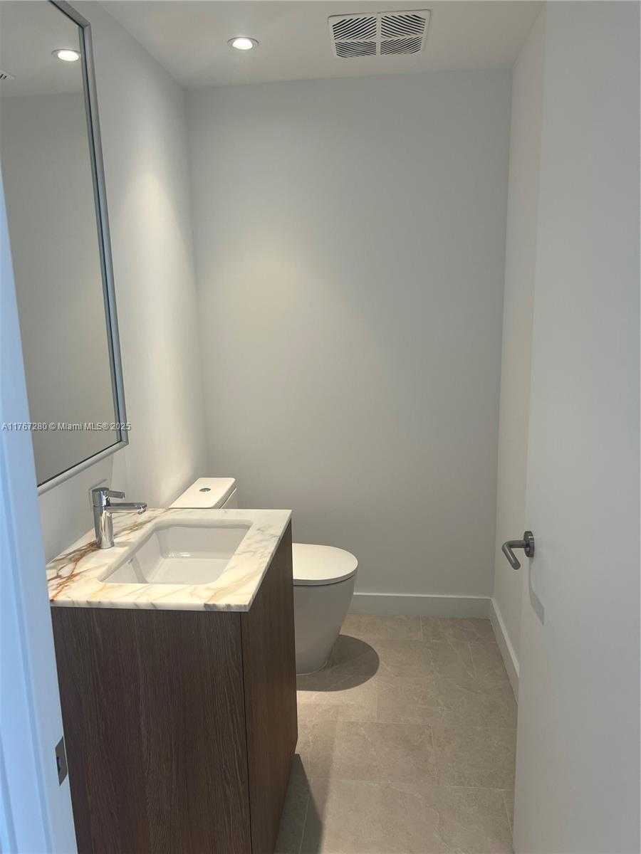 Small Image of 500 ALTON RD #1008, Miami Beach Number 5