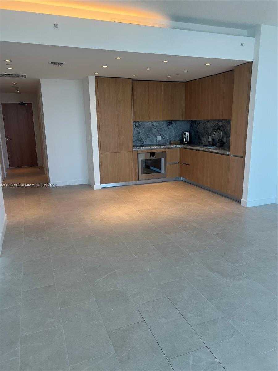 Small Image of 500 ALTON RD #1008, Miami Beach Number 8