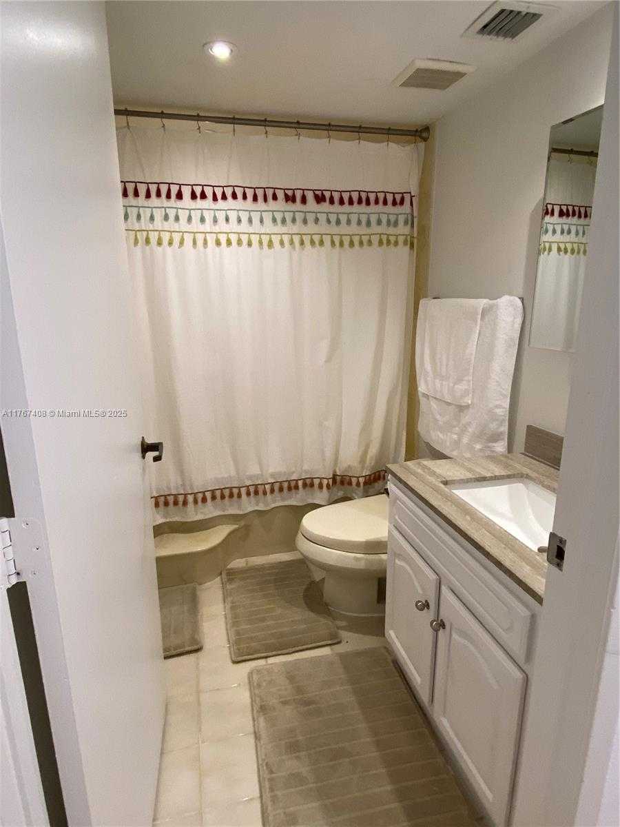 Small Image of 520 BRICKELL KEY DR #A817, Miami Number 13
