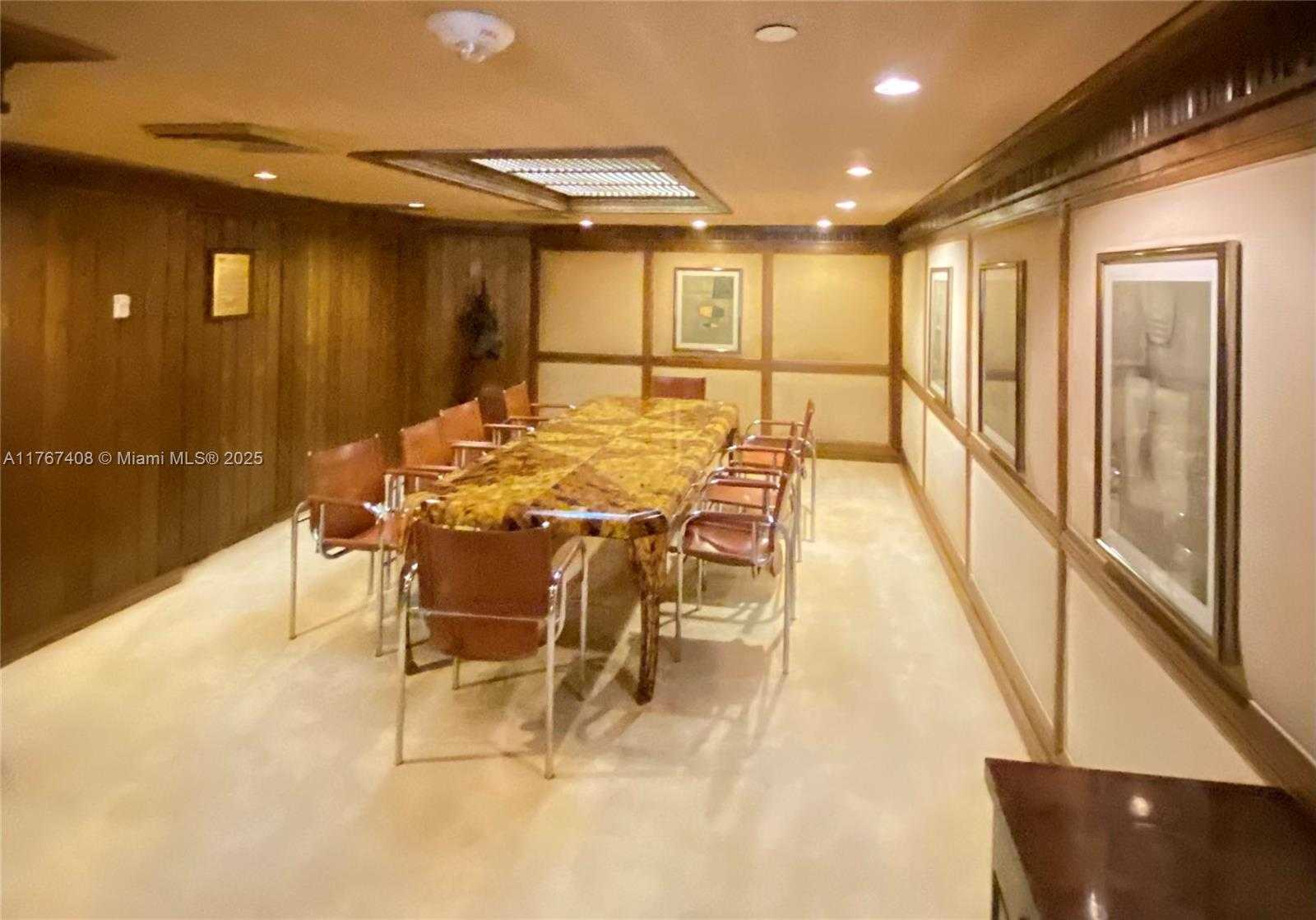 Small Image of 520 BRICKELL KEY DR #A817, Miami Number 14