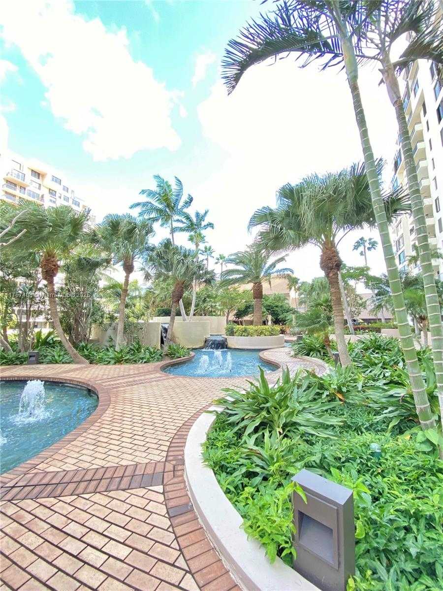 Small Image of 520 BRICKELL KEY DR #A817, Miami Number 15