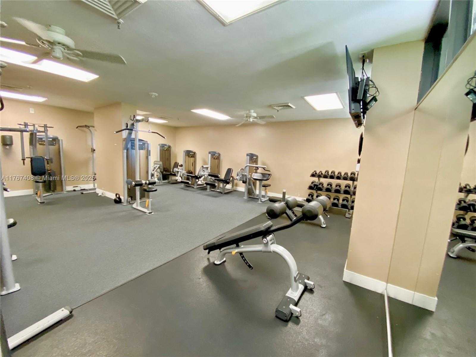 Small Image of 520 BRICKELL KEY DR #A817, Miami Number 21