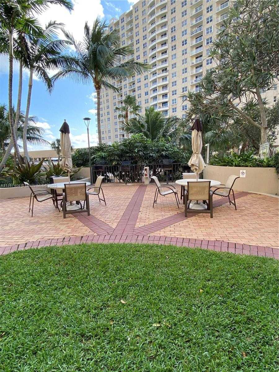 Small Image of 520 BRICKELL KEY DR #A817, Miami Number 22