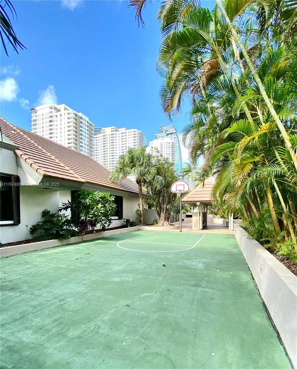 Small Image of 520 BRICKELL KEY DR #A817, Miami Number 24