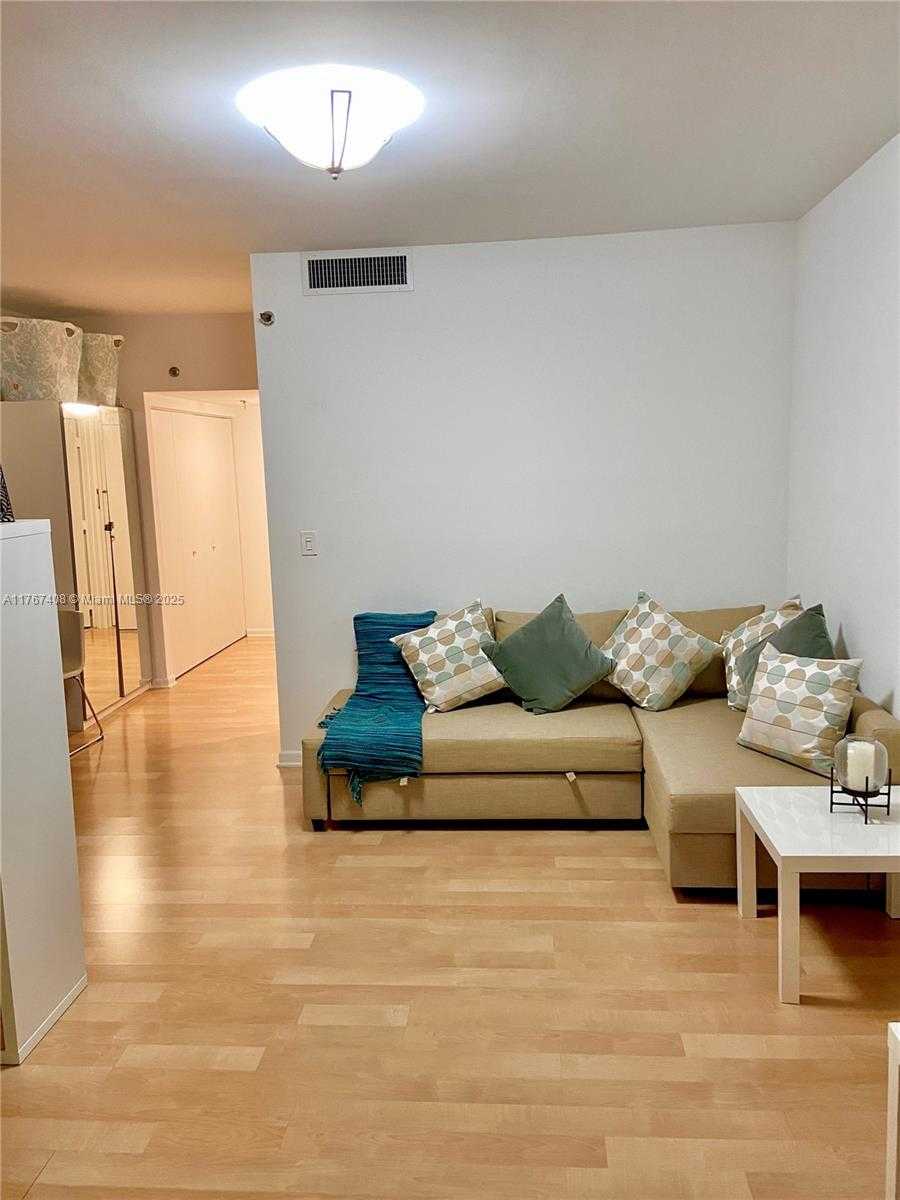 Small Image of 520 BRICKELL KEY DR #A817, Miami Number 9