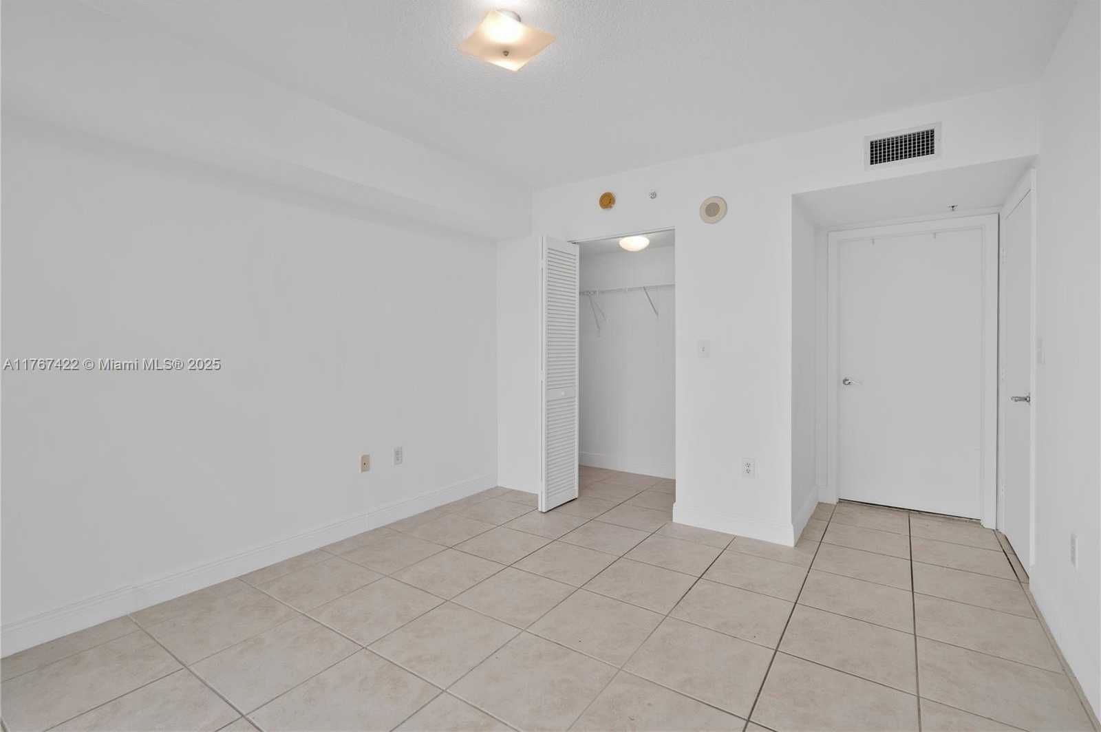 Small Image of 31 SOUTH EAST 5TH ST #2111, Miami Number 21