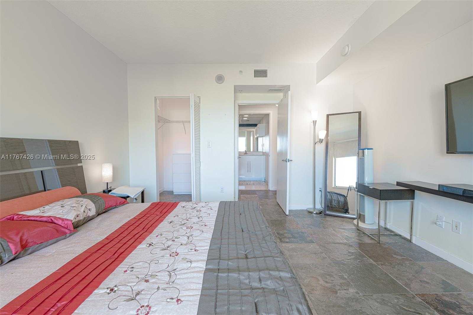 Small Image of 325 SOUTH BISCAYNE BLVD #3624, Miami Number 11