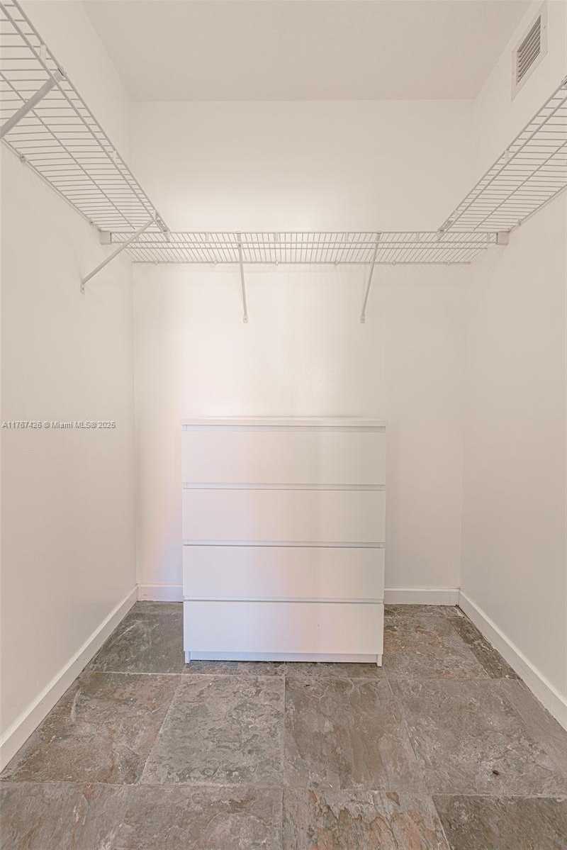 Small Image of 325 SOUTH BISCAYNE BLVD #3624, Miami Number 12