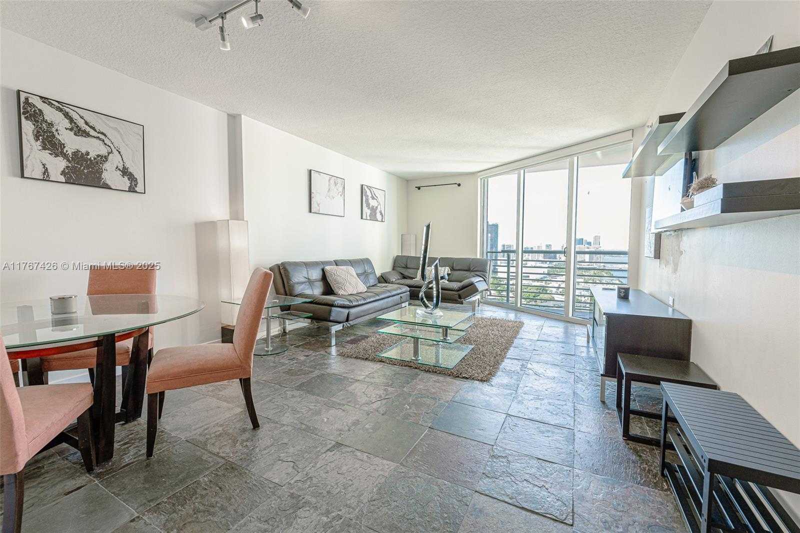 Small Image of 325 SOUTH BISCAYNE BLVD #3624, Miami Number 6