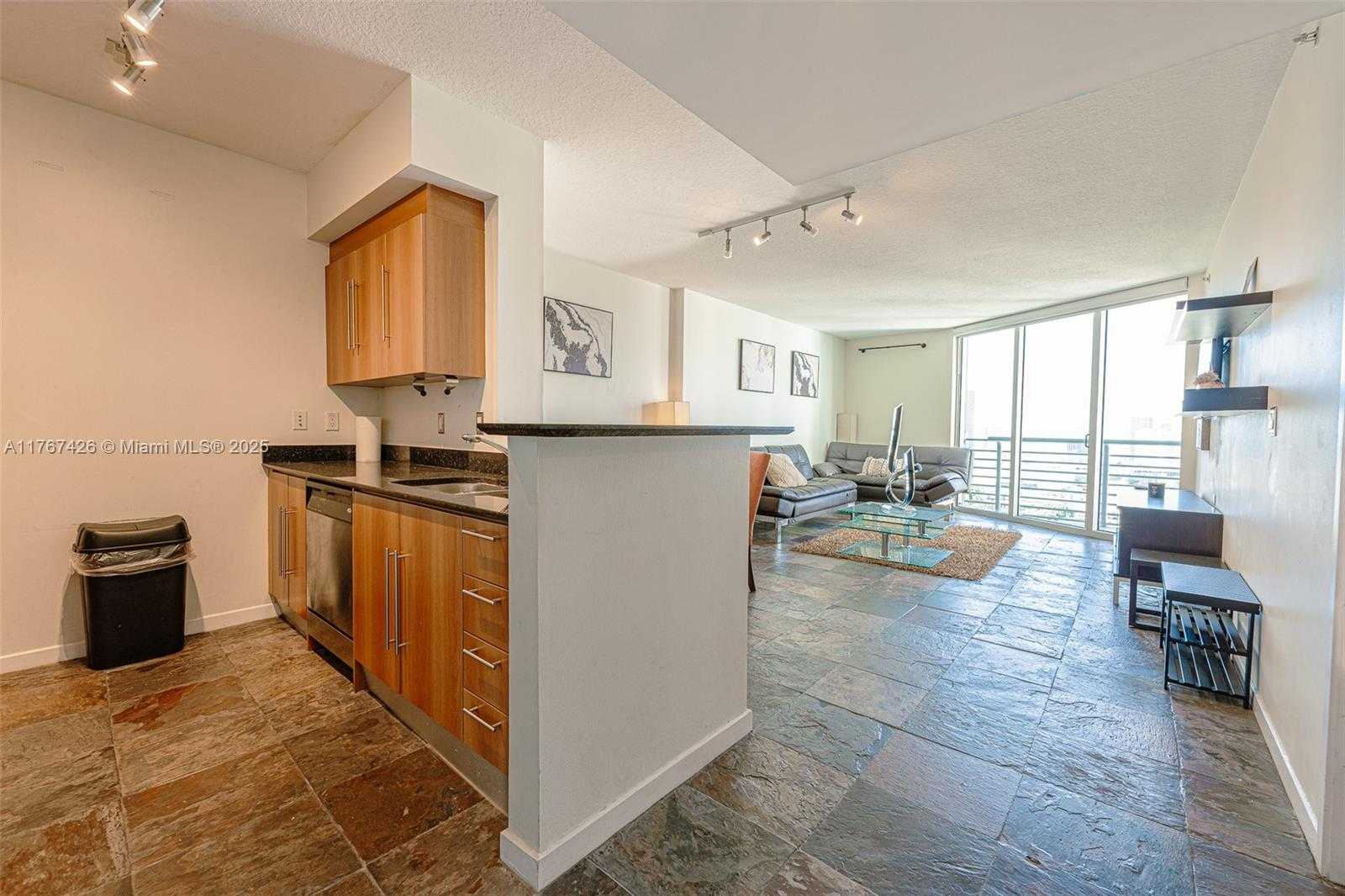 Small Image of 325 SOUTH BISCAYNE BLVD #3624, Miami Number 9
