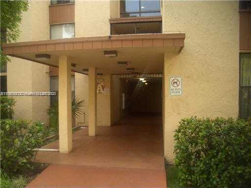 Small Image of 14311 NORTH KENDALL DR #208A, Miami Number 2