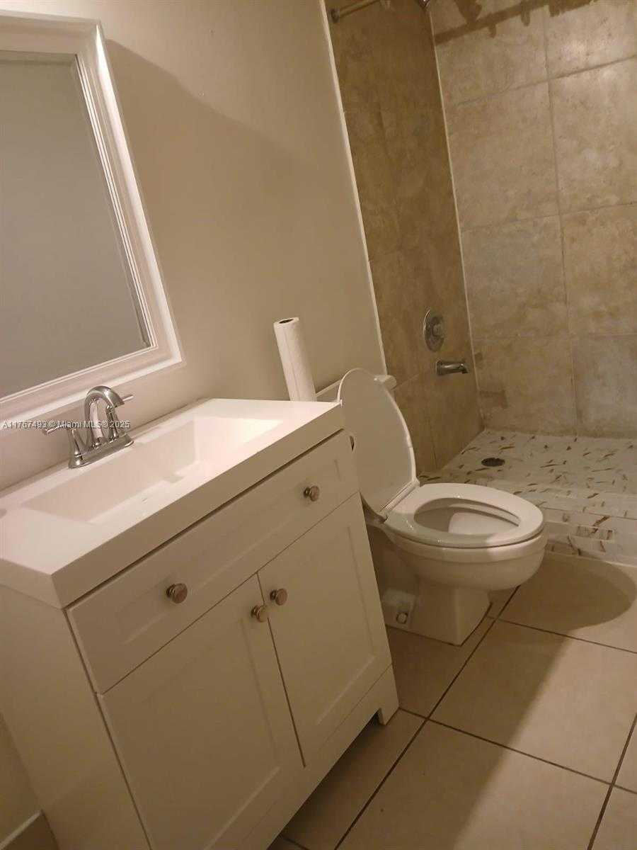 Small Image of 14311 NORTH KENDALL DR #208A, Miami Number 6