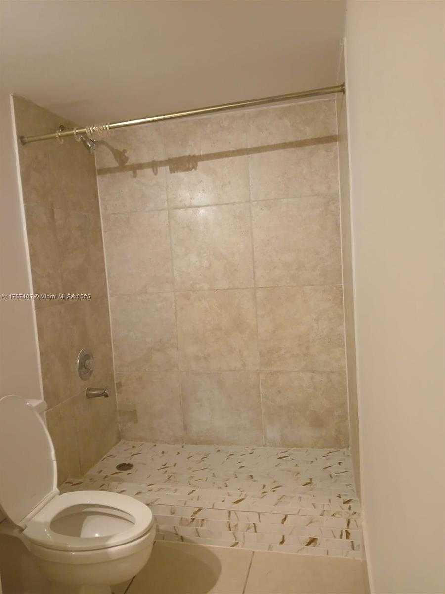 Small Image of 14311 NORTH KENDALL DR #208A, Miami Number 7