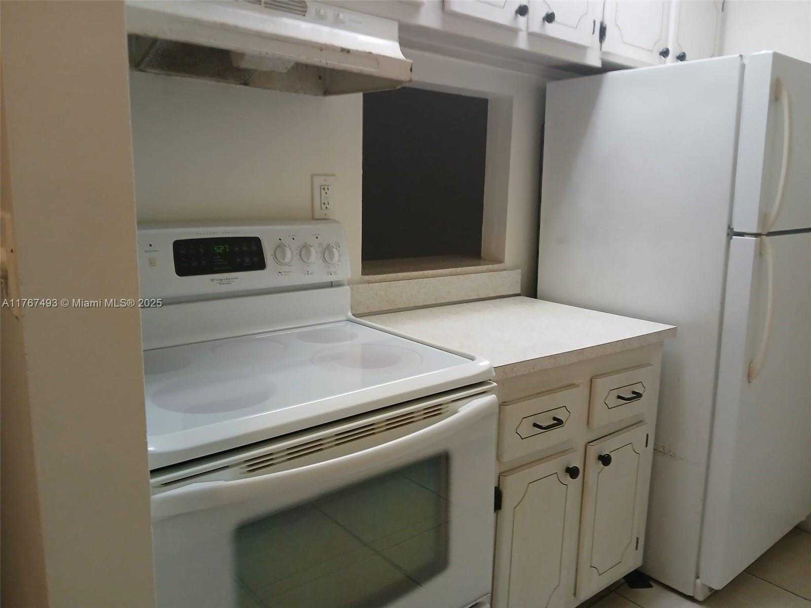 Small Image of 14311 NORTH KENDALL DR #208A, Miami Number 8