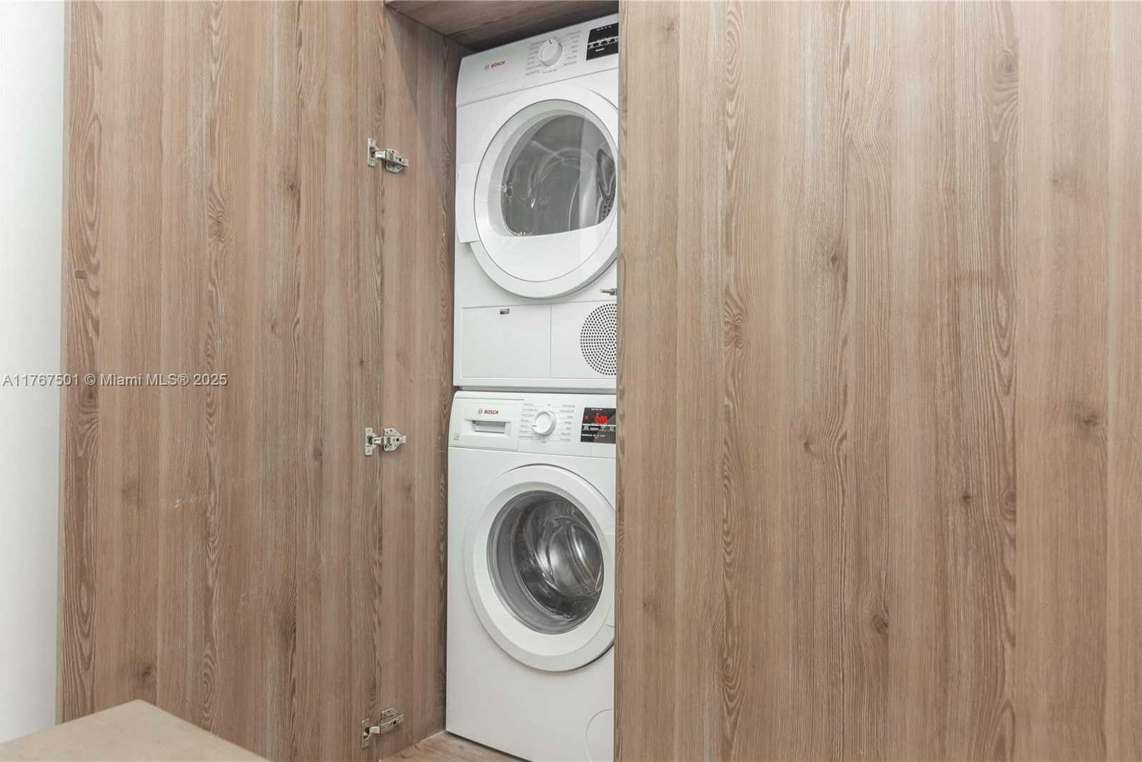 Small Image of 2301 COLLINS AVE #432, Miami Beach Number 10