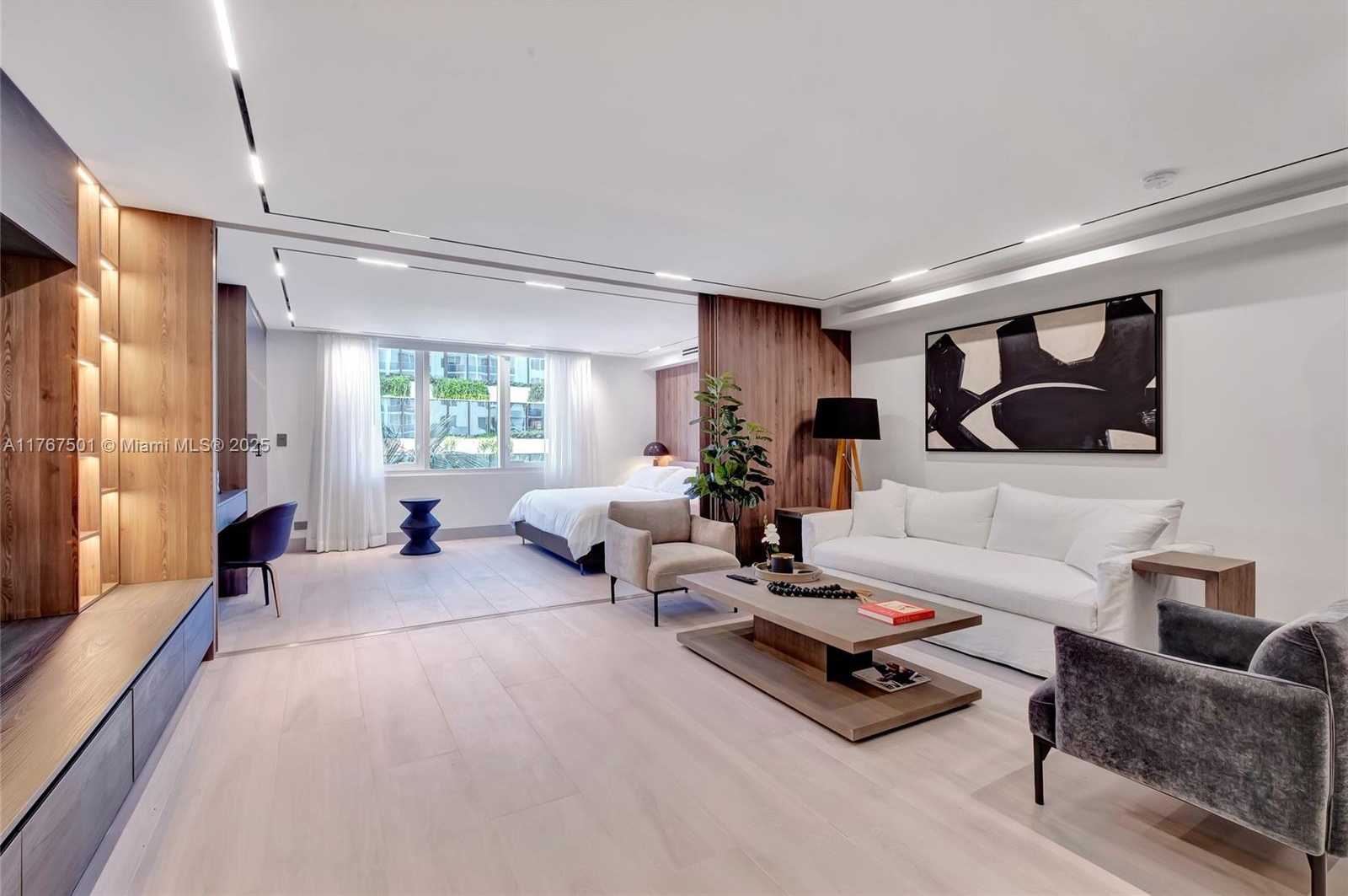Small Image of 2301 COLLINS AVE #432, Miami Beach Number 3