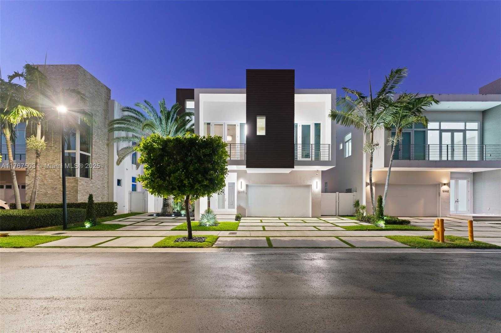 Small Image of 10561 NORTH WEST 67TH TER #10561, Doral Number 45