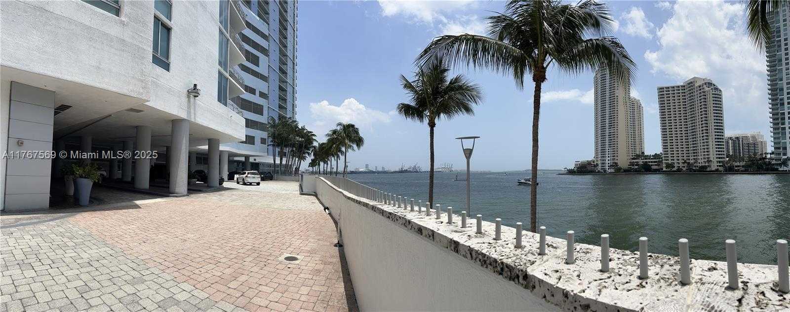 Small Image of 335 SOUTH BISCAYNE BLVD #2900, Miami Number 6
