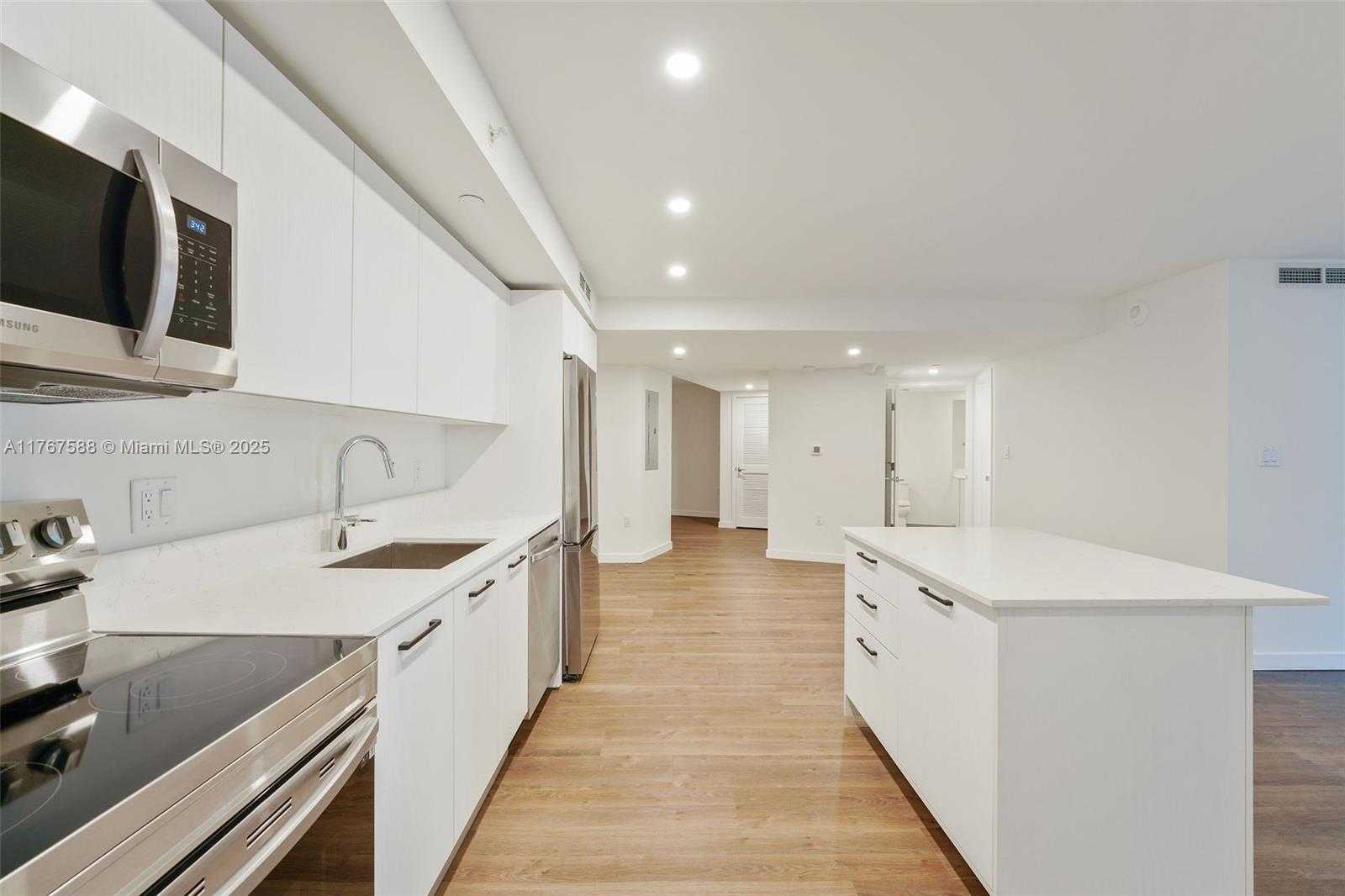 Small Image of 1500 BAY RD #N-1422, Miami Beach Number 11
