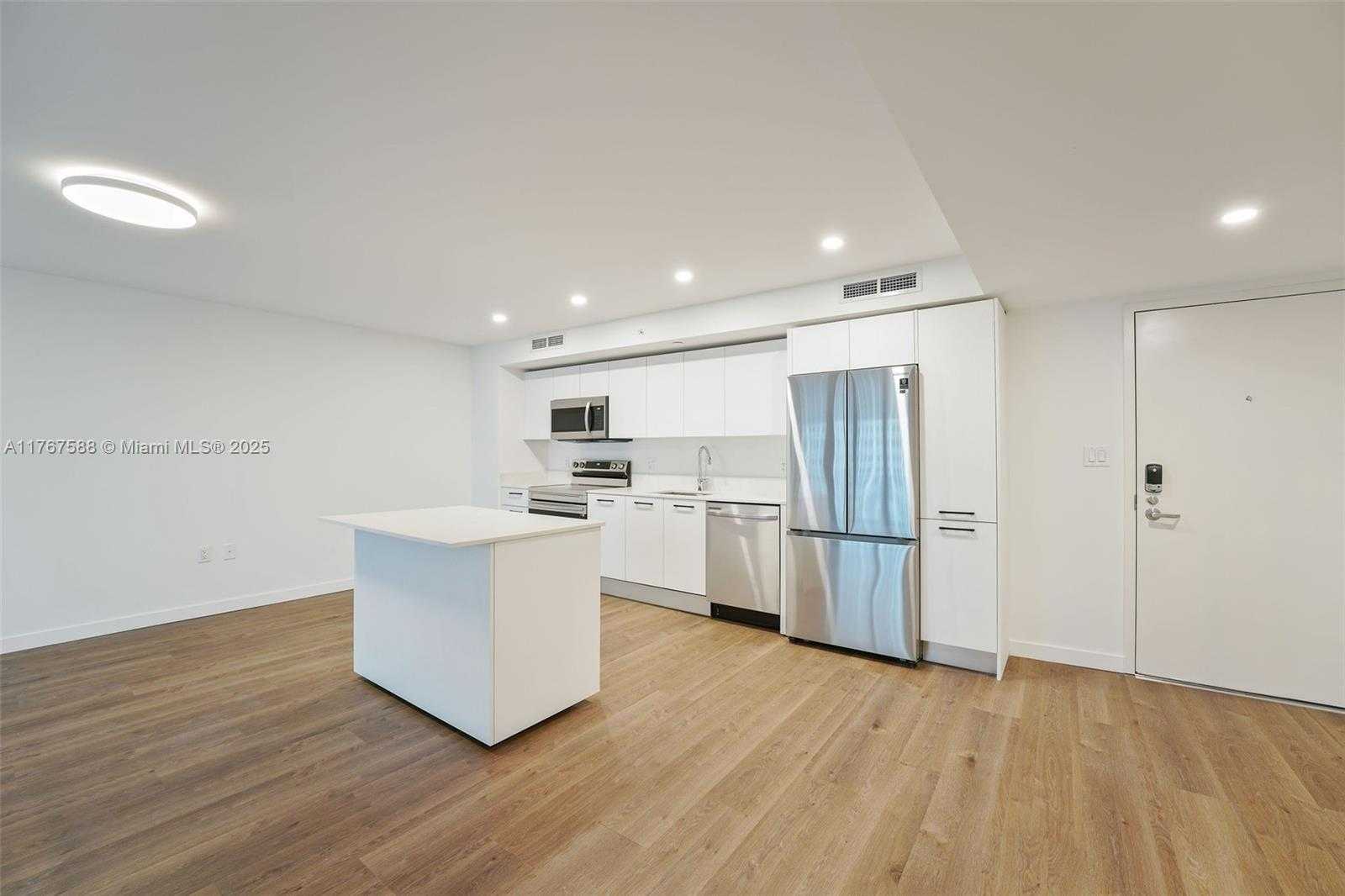 Small Image of 1500 BAY RD #N-1422, Miami Beach Number 12