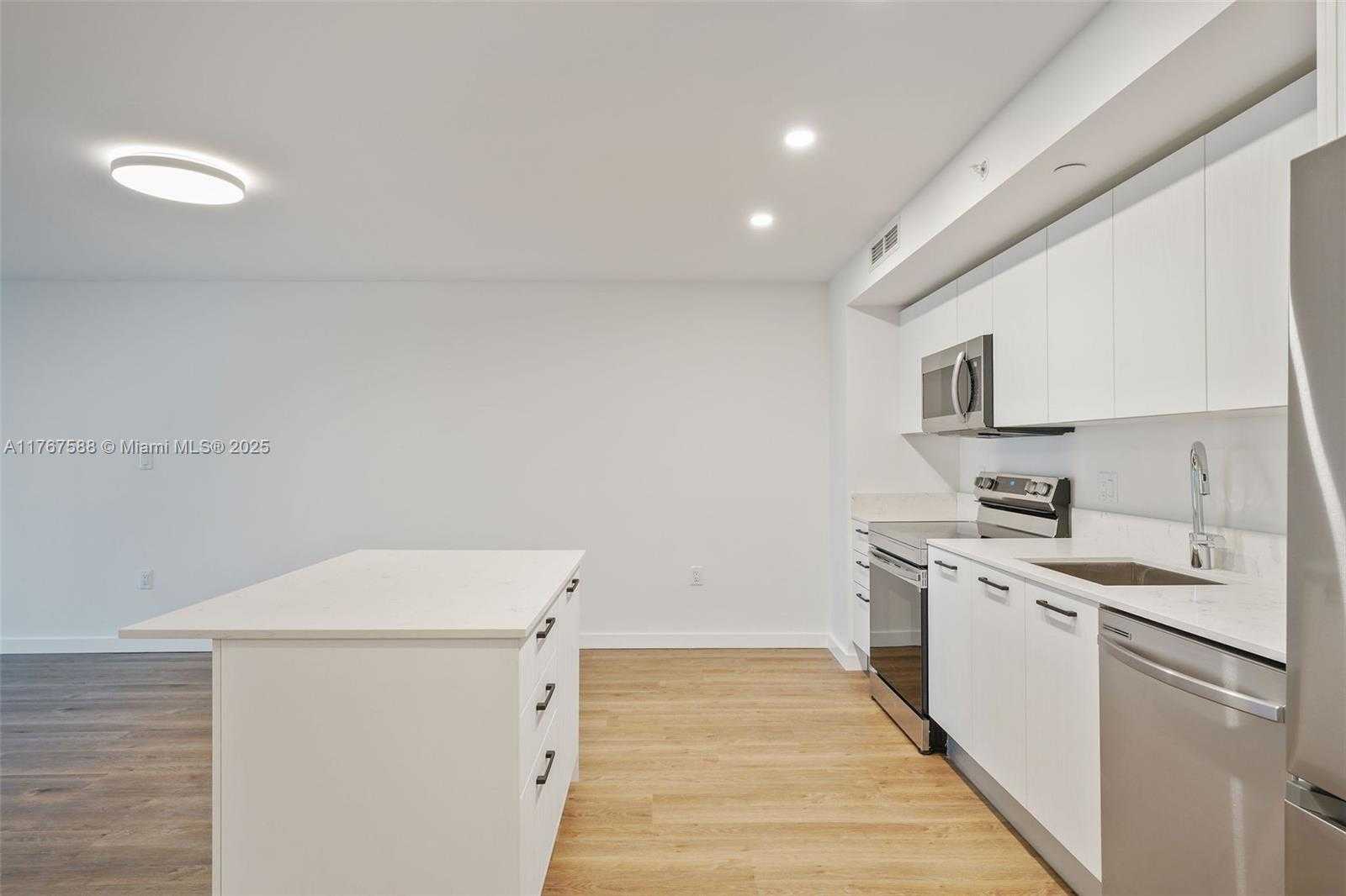 Small Image of 1500 BAY RD #N-1422, Miami Beach Number 13