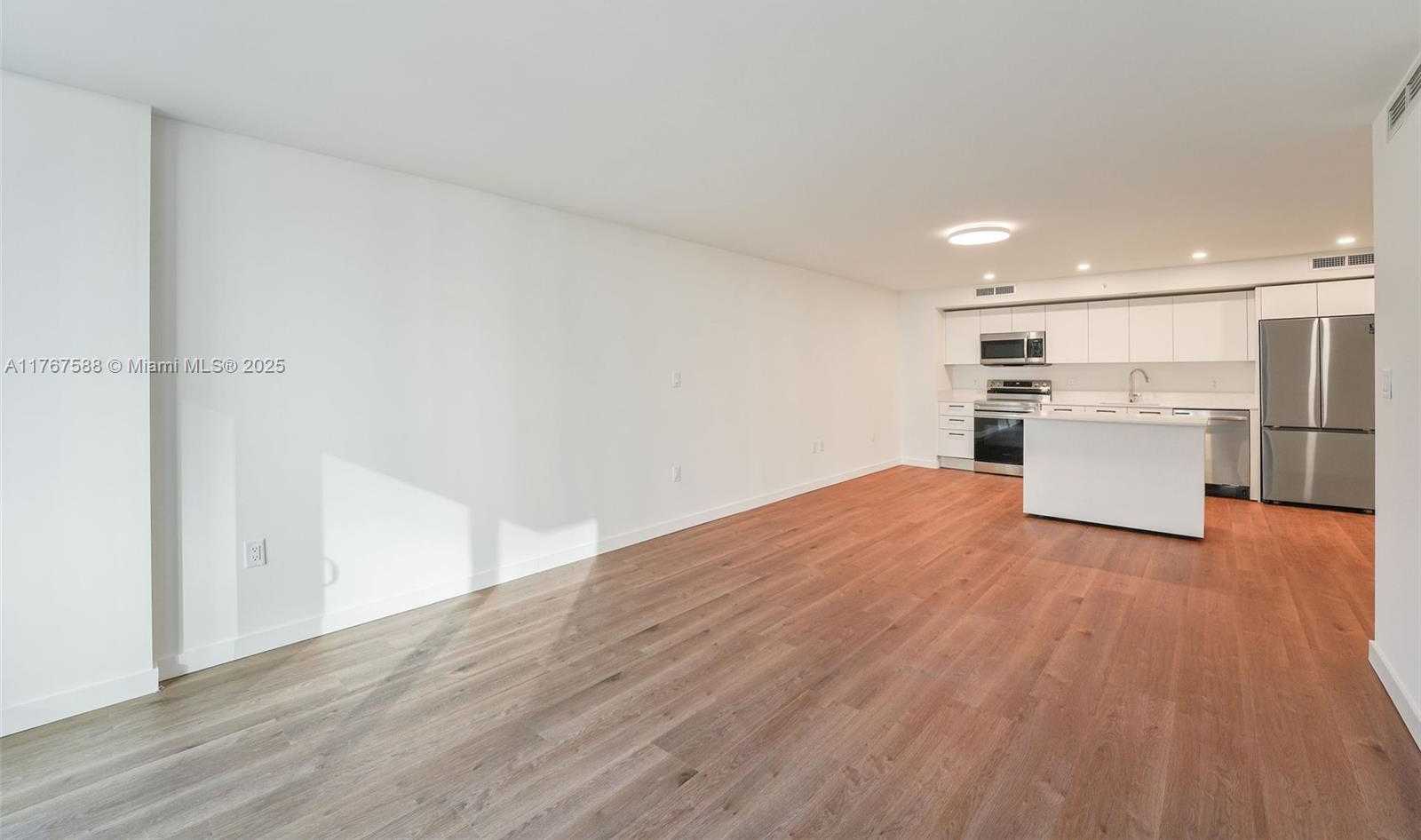 Small Image of 1500 BAY RD #N-1422, Miami Beach Number 15