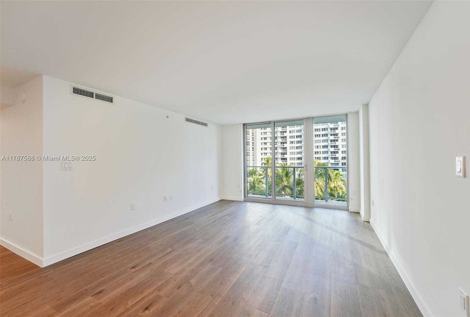 Small Image of 1500 BAY RD #N-1422, Miami Beach Number 3