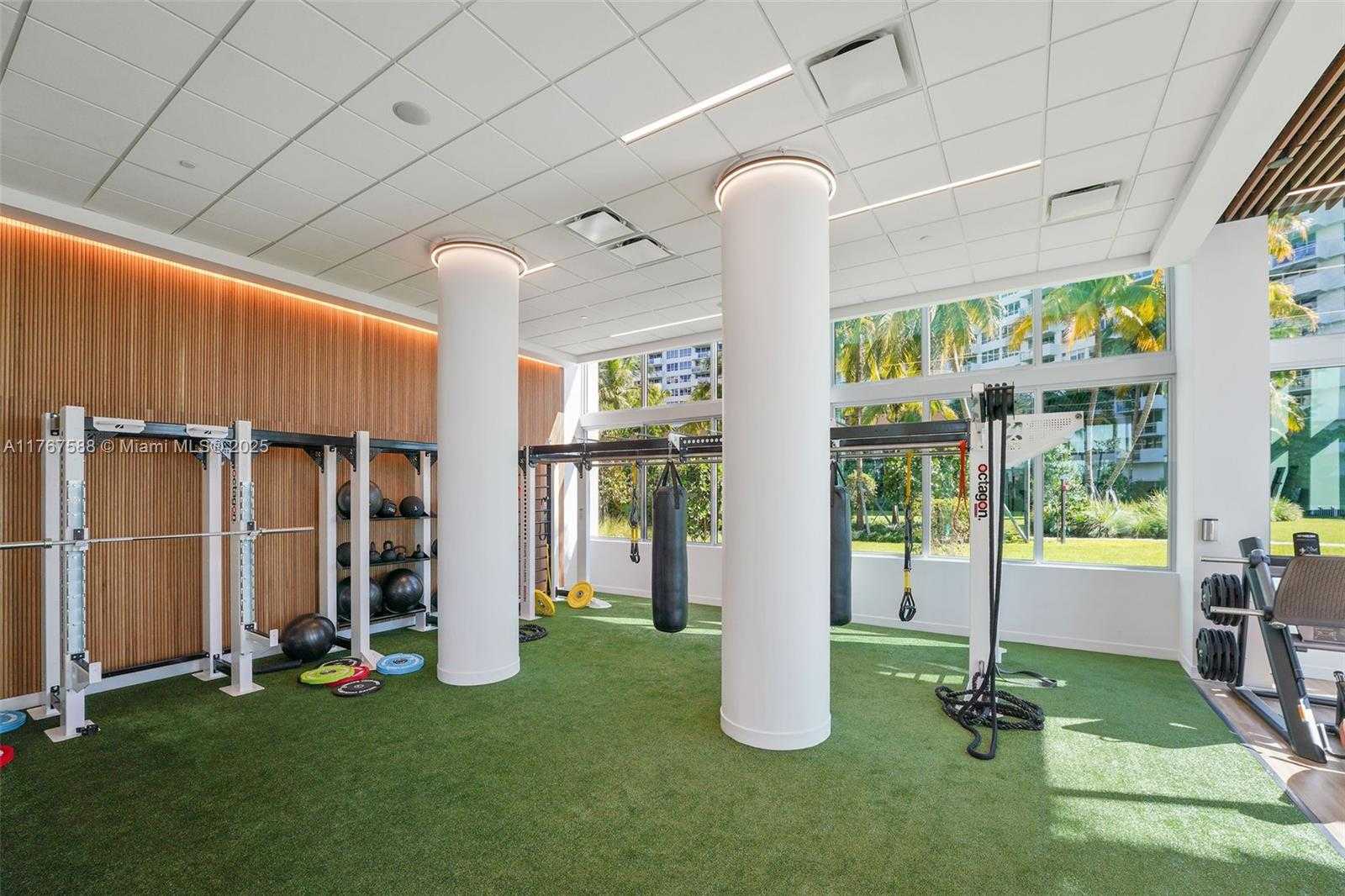 Small Image of 1500 BAY RD #N-1422, Miami Beach Number 37
