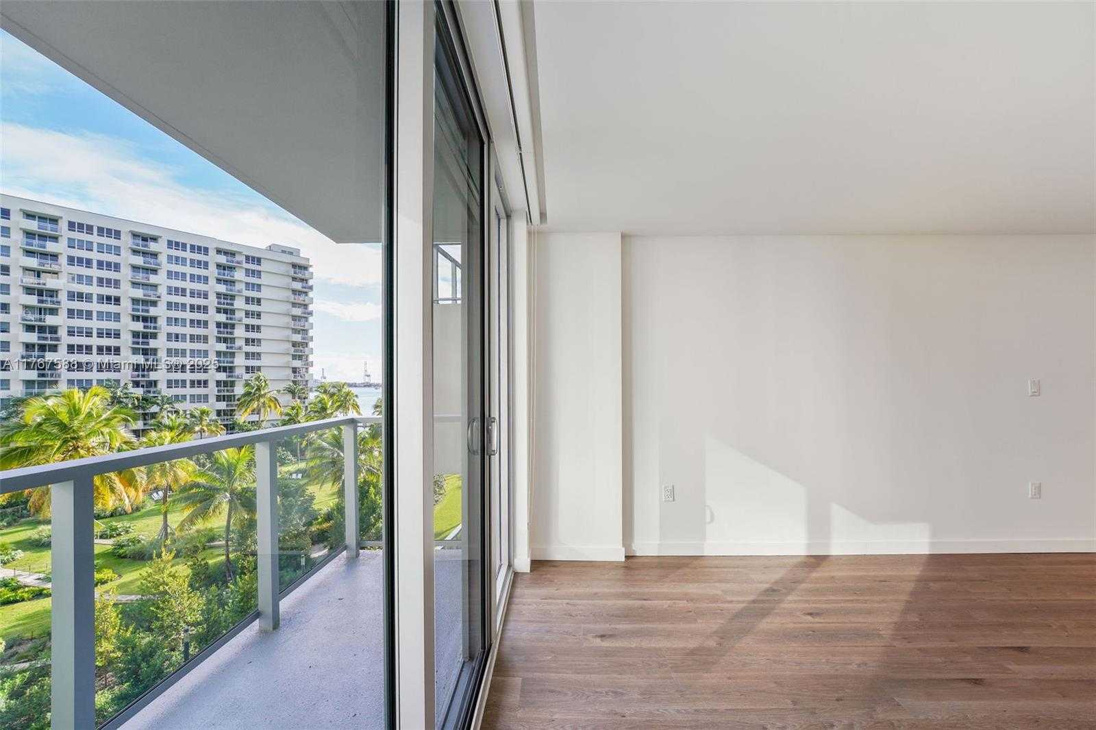 Small Image of 1500 BAY RD #N-1422, Miami Beach Number 6