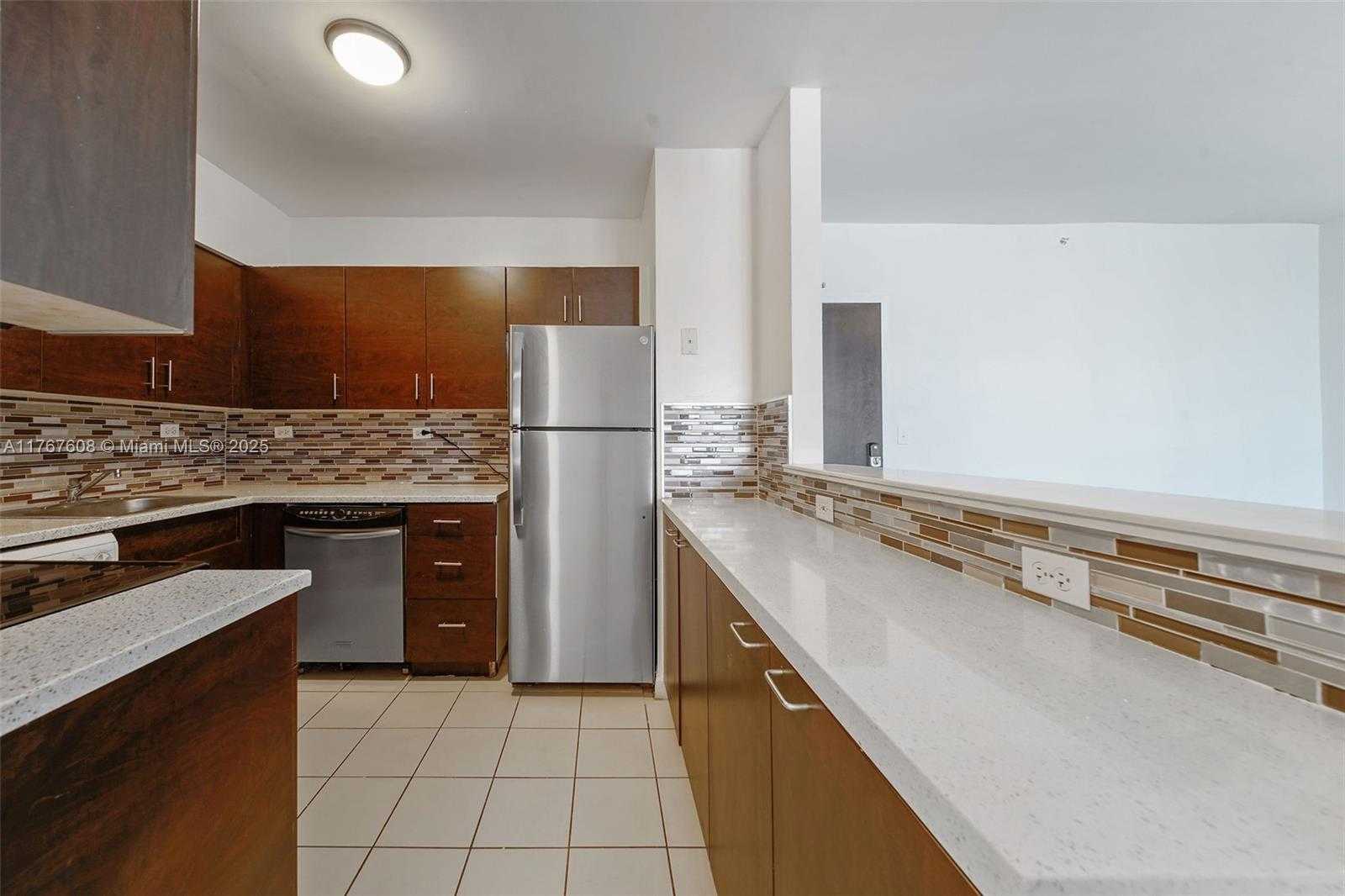 Small Image of 1500 BAY RD #S-0306, Miami Beach Number 14
