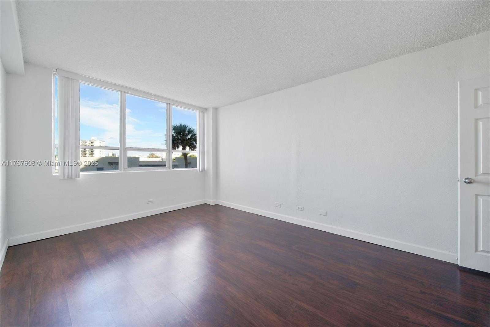 Small Image of 1500 BAY RD #S-0306, Miami Beach Number 18