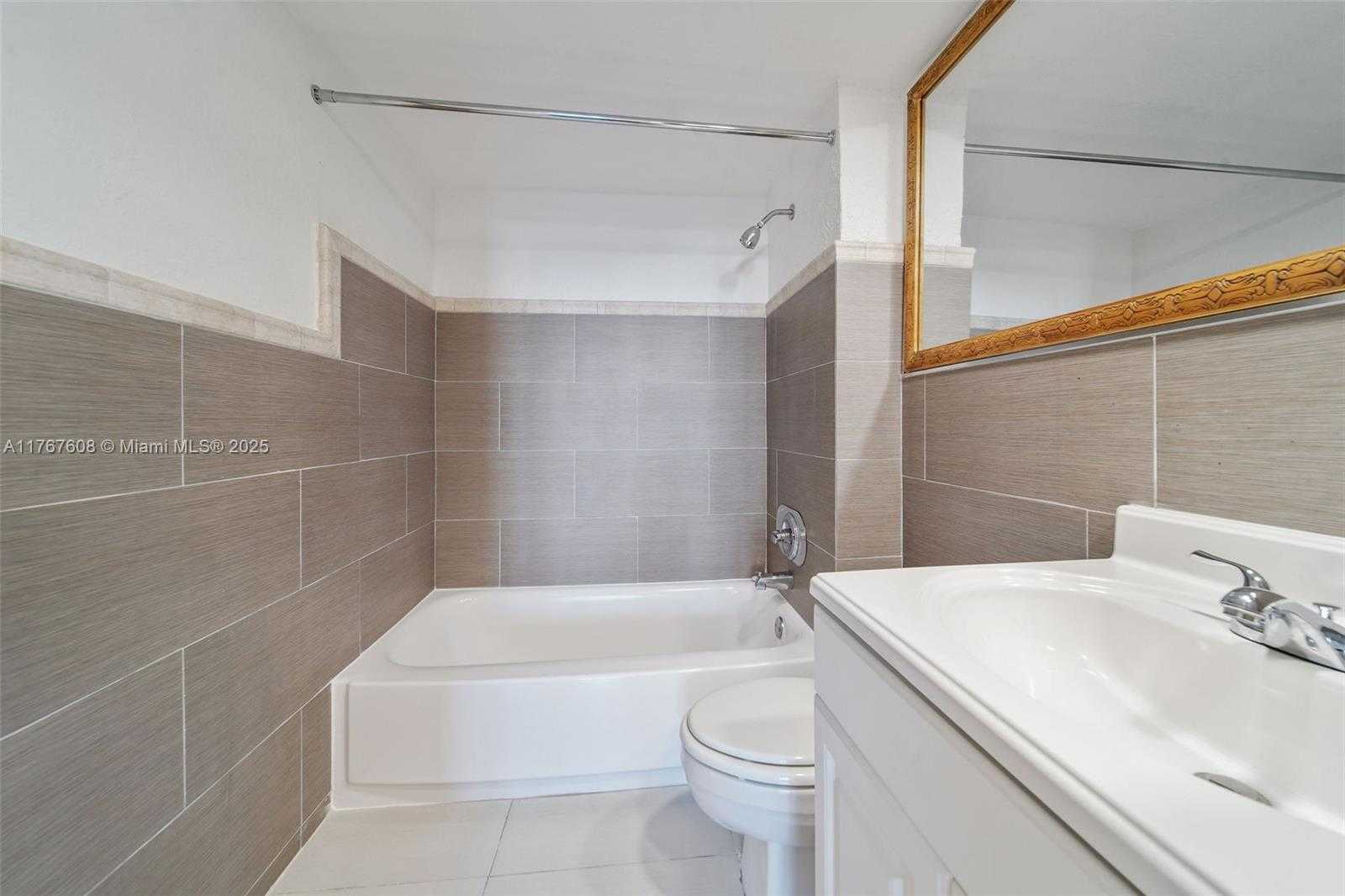 Small Image of 1500 BAY RD #S-0306, Miami Beach Number 22