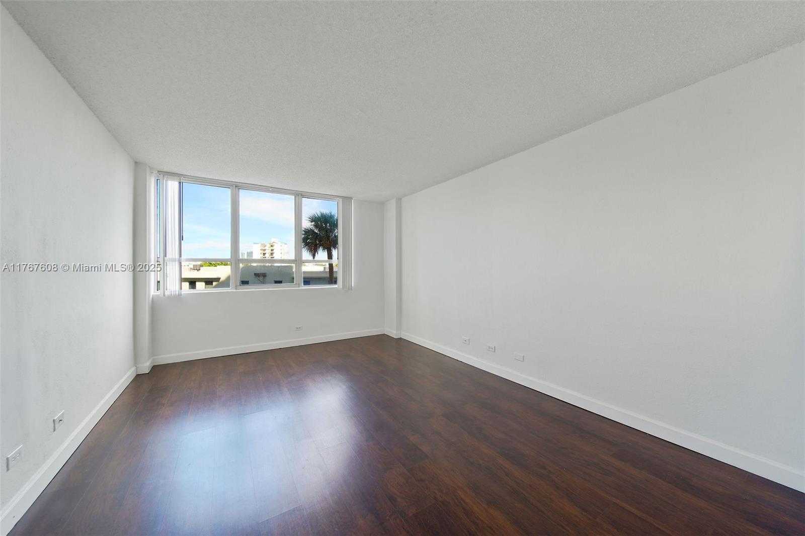 Small Image of 1500 BAY RD #S-0306, Miami Beach Number 24
