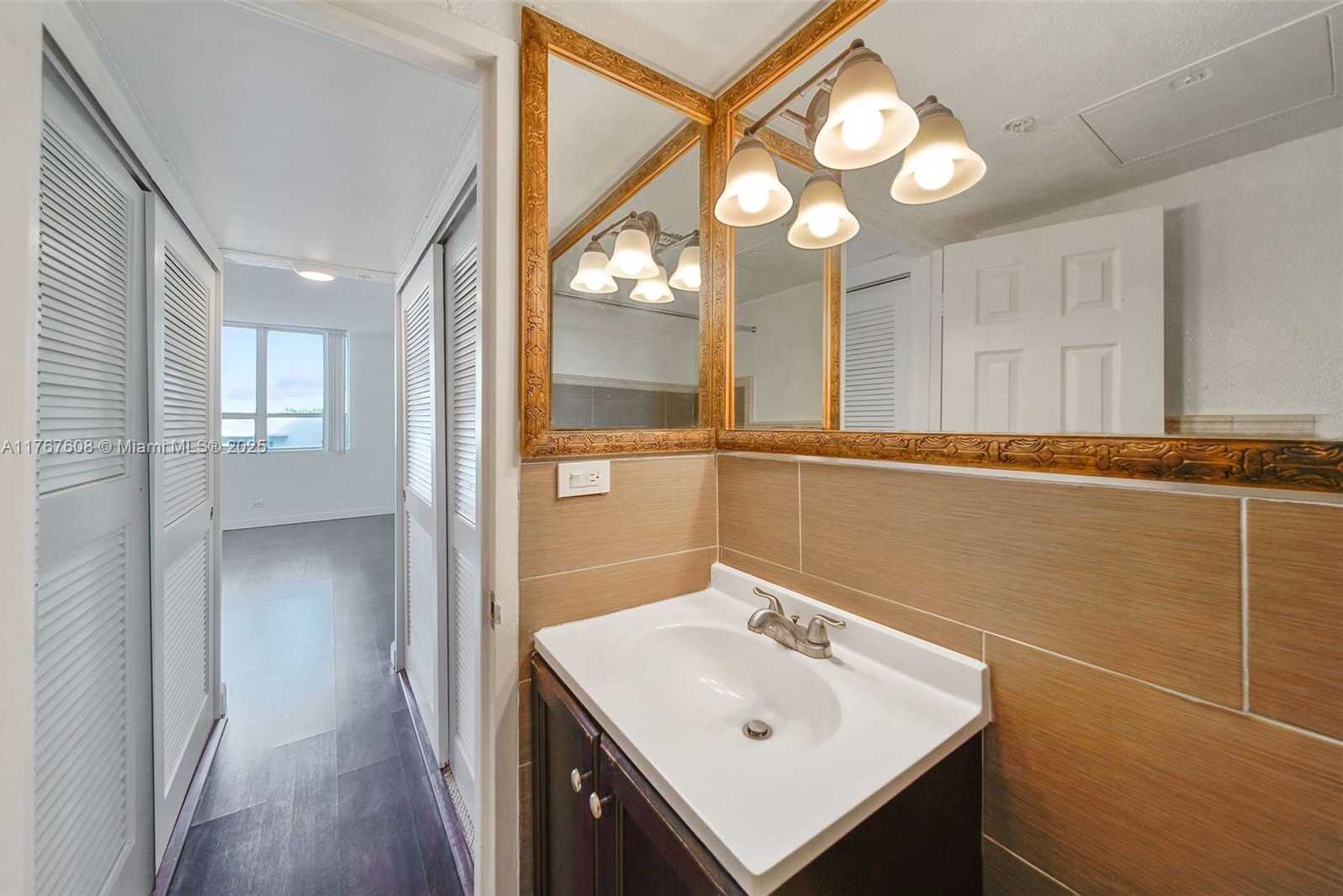 Small Image of 1500 BAY RD #S-0306, Miami Beach Number 29