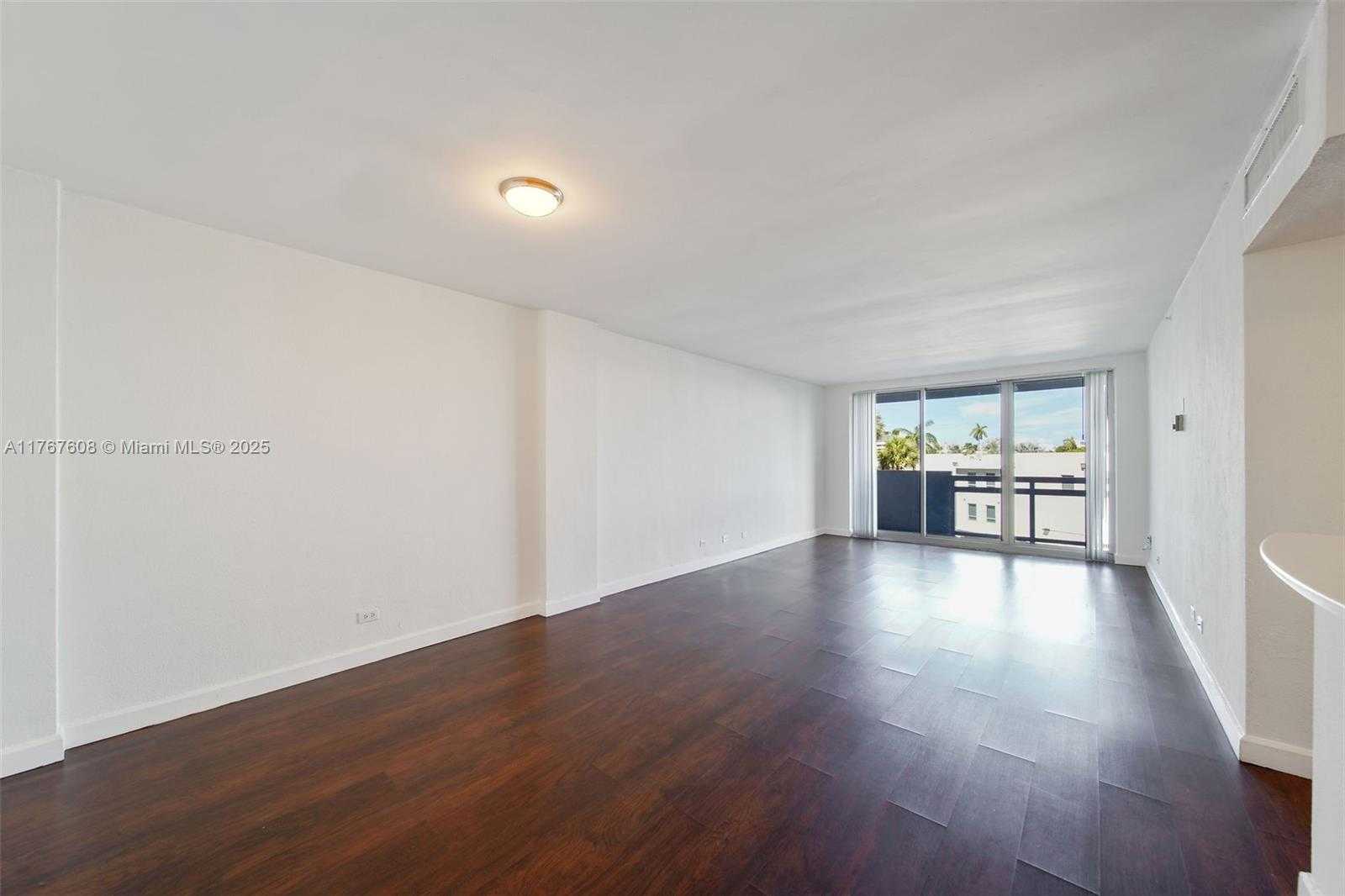 Small Image of 1500 BAY RD #S-0306, Miami Beach Number 8