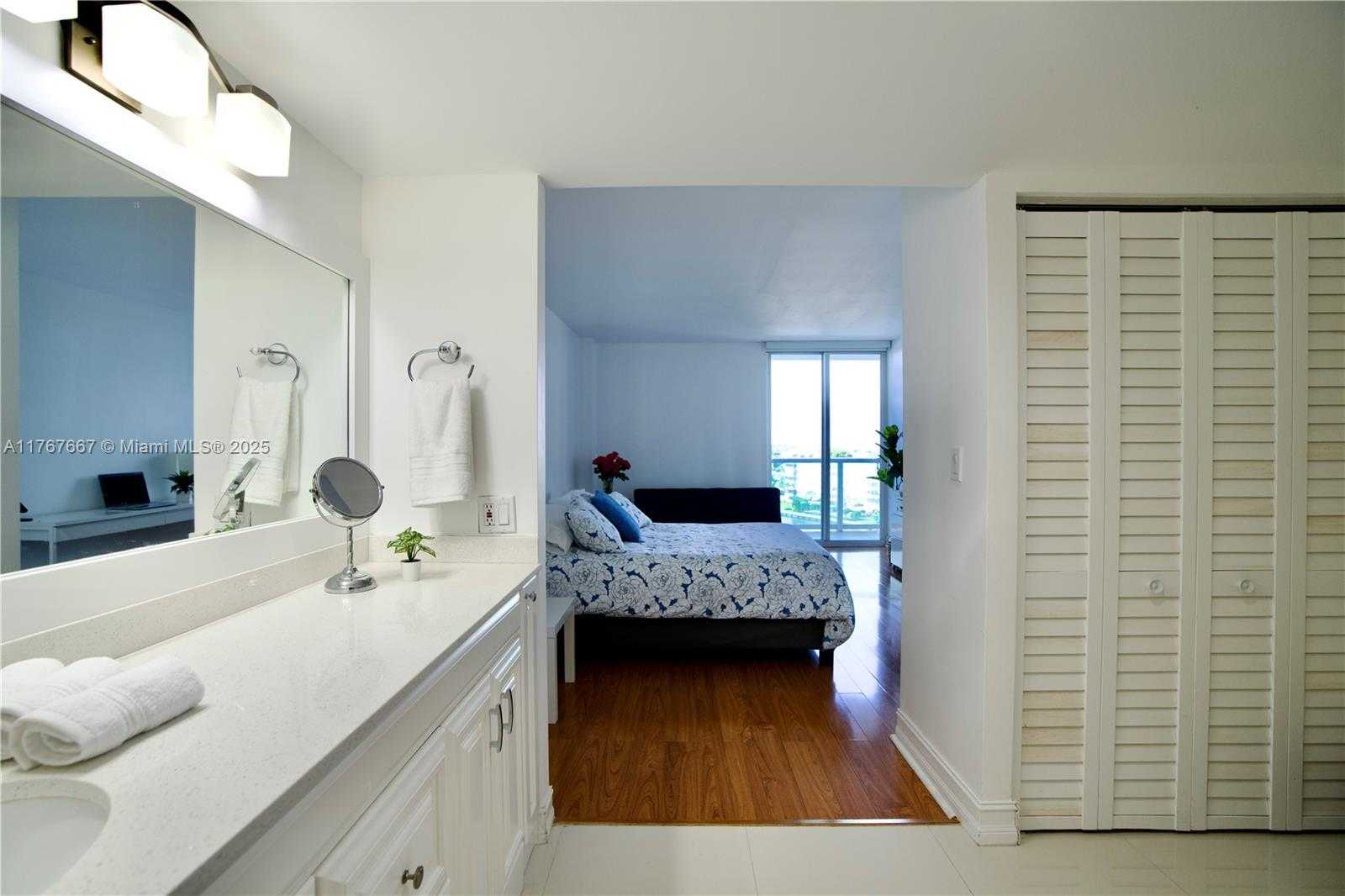 Small Image of 100 BAYVIEW DR #803, Sunny Isles Beach Number 11