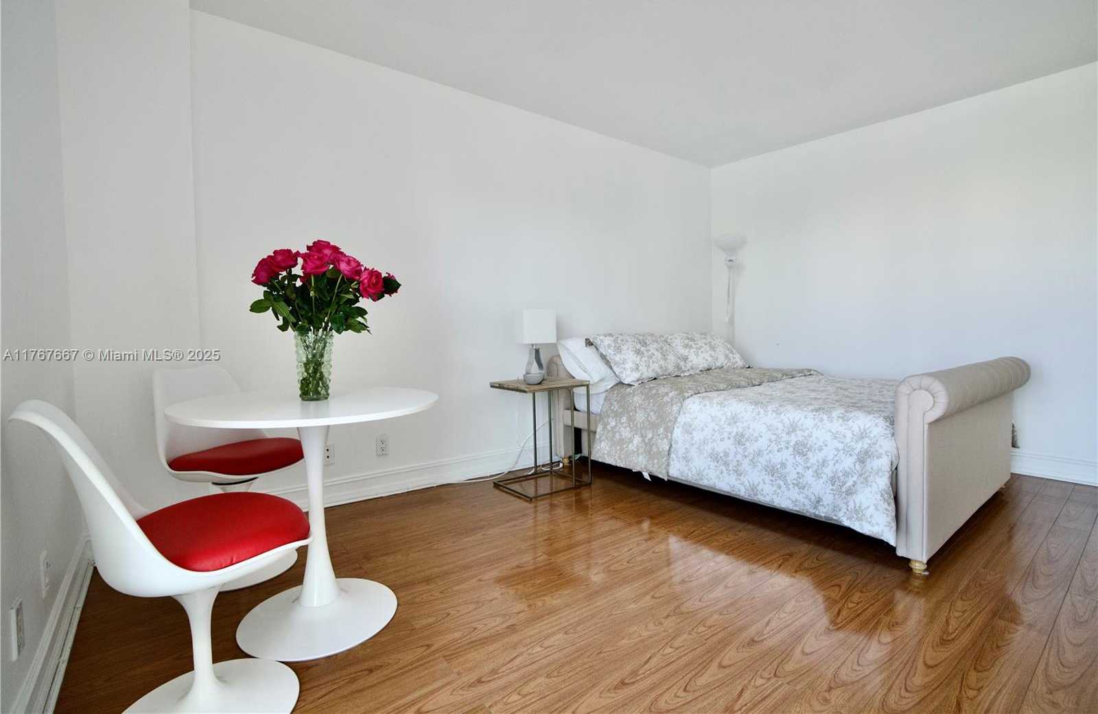 Small Image of 100 BAYVIEW DR #803, Sunny Isles Beach Number 16