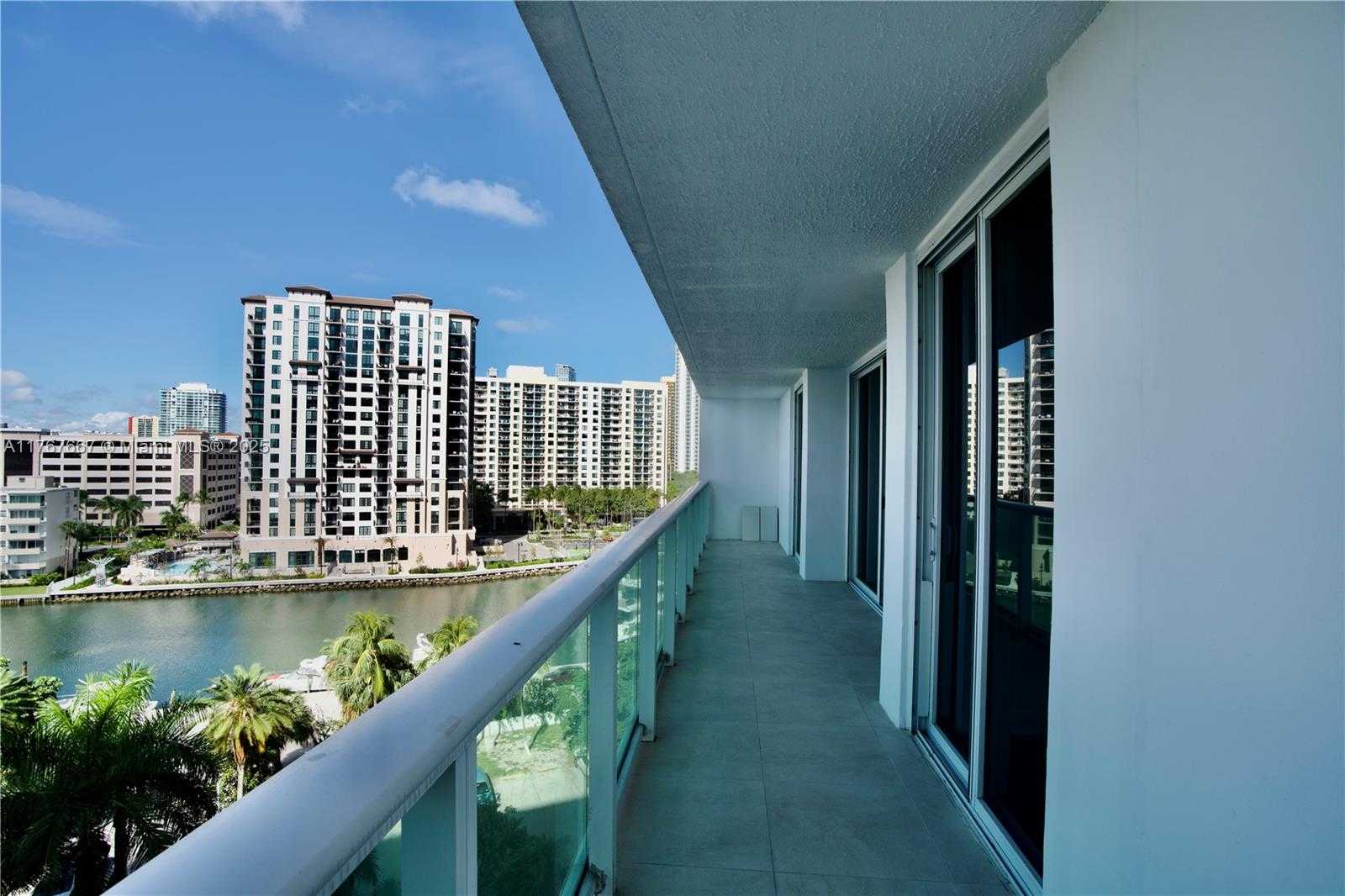Small Image of 100 BAYVIEW DR #803, Sunny Isles Beach Number 19