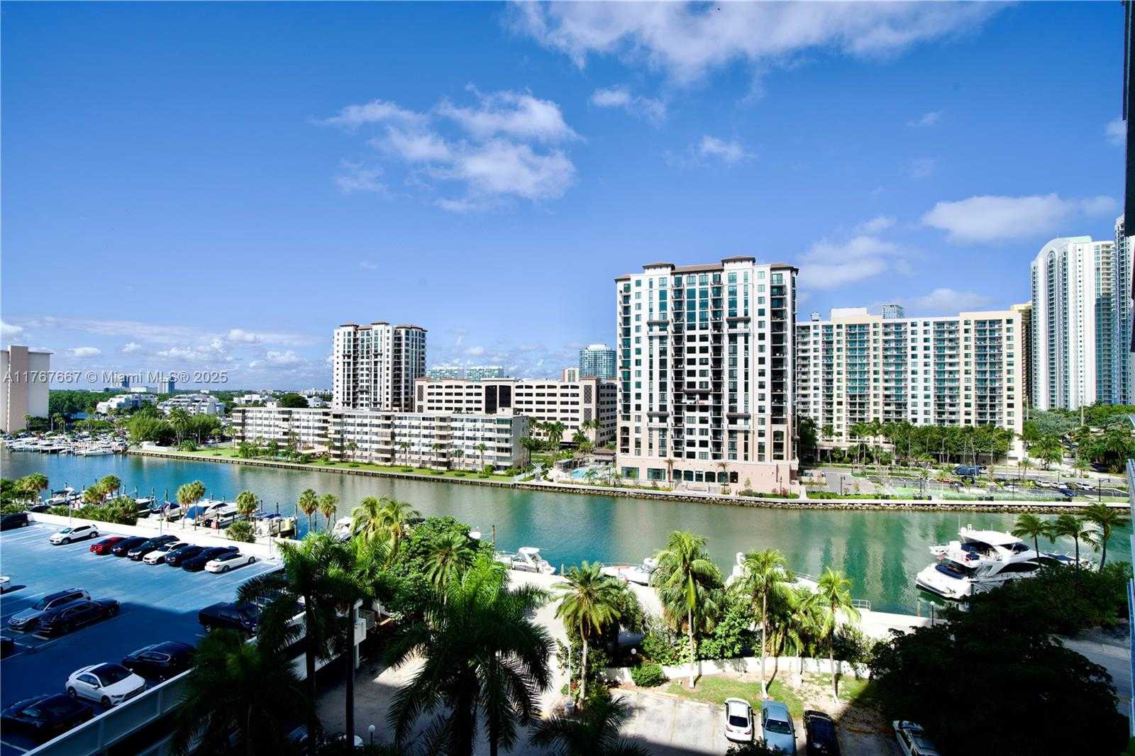 Small Image of 100 BAYVIEW DR #803, Sunny Isles Beach Number 20
