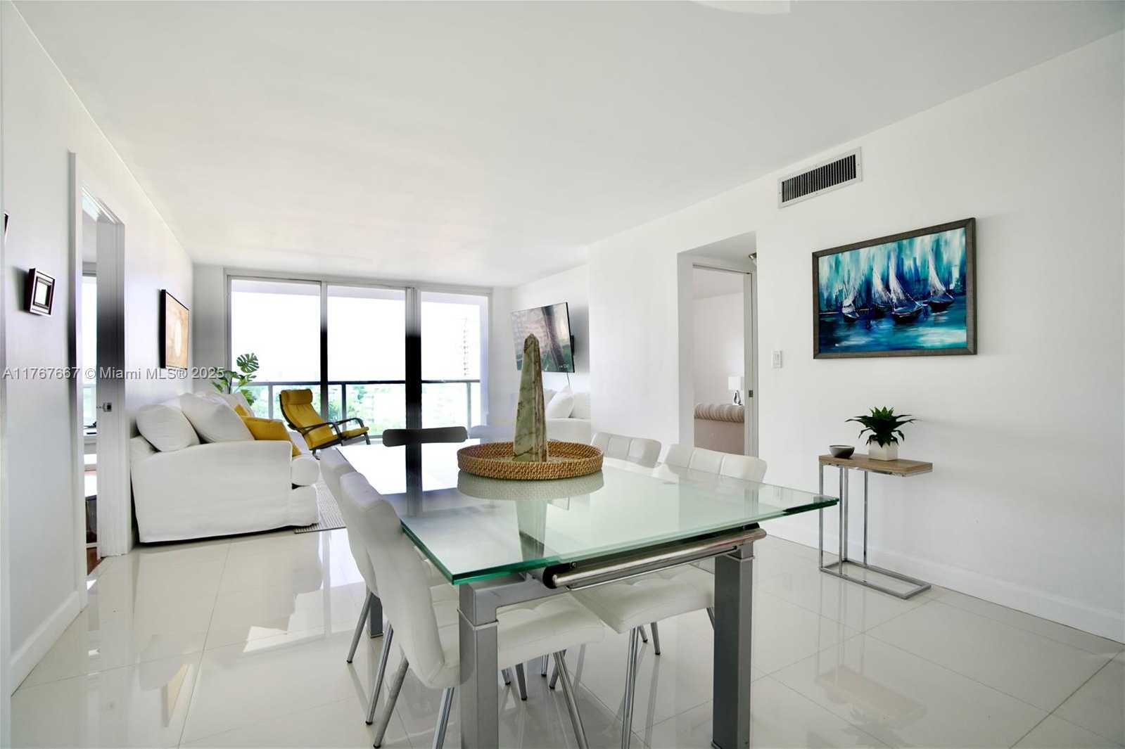 Small Image of 100 BAYVIEW DR #803, Sunny Isles Beach Number 3
