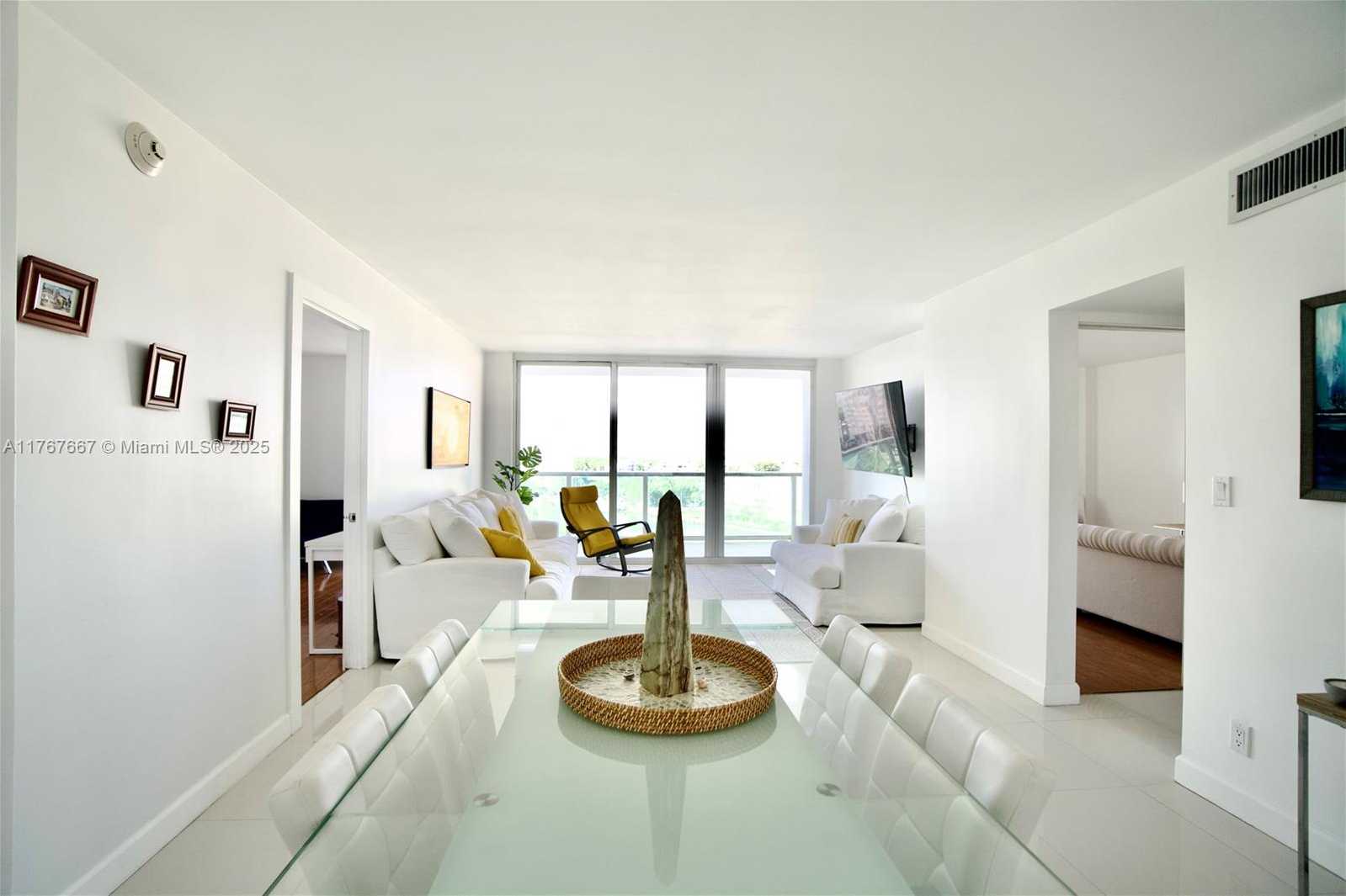 Small Image of 100 BAYVIEW DR #803, Sunny Isles Beach Number 5
